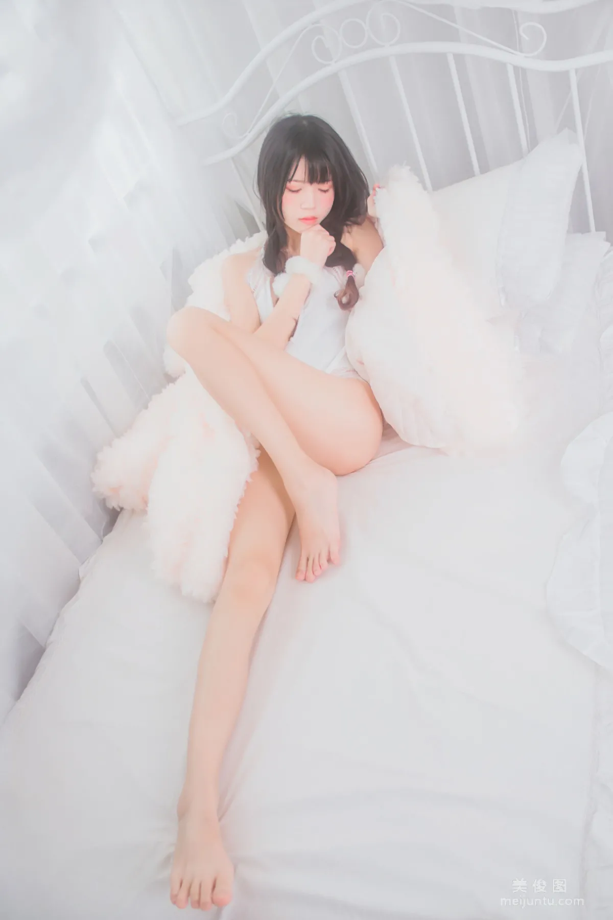 Ying Taomiao, Hibernation Series Pure White Private Shoot Photo Set photo 6