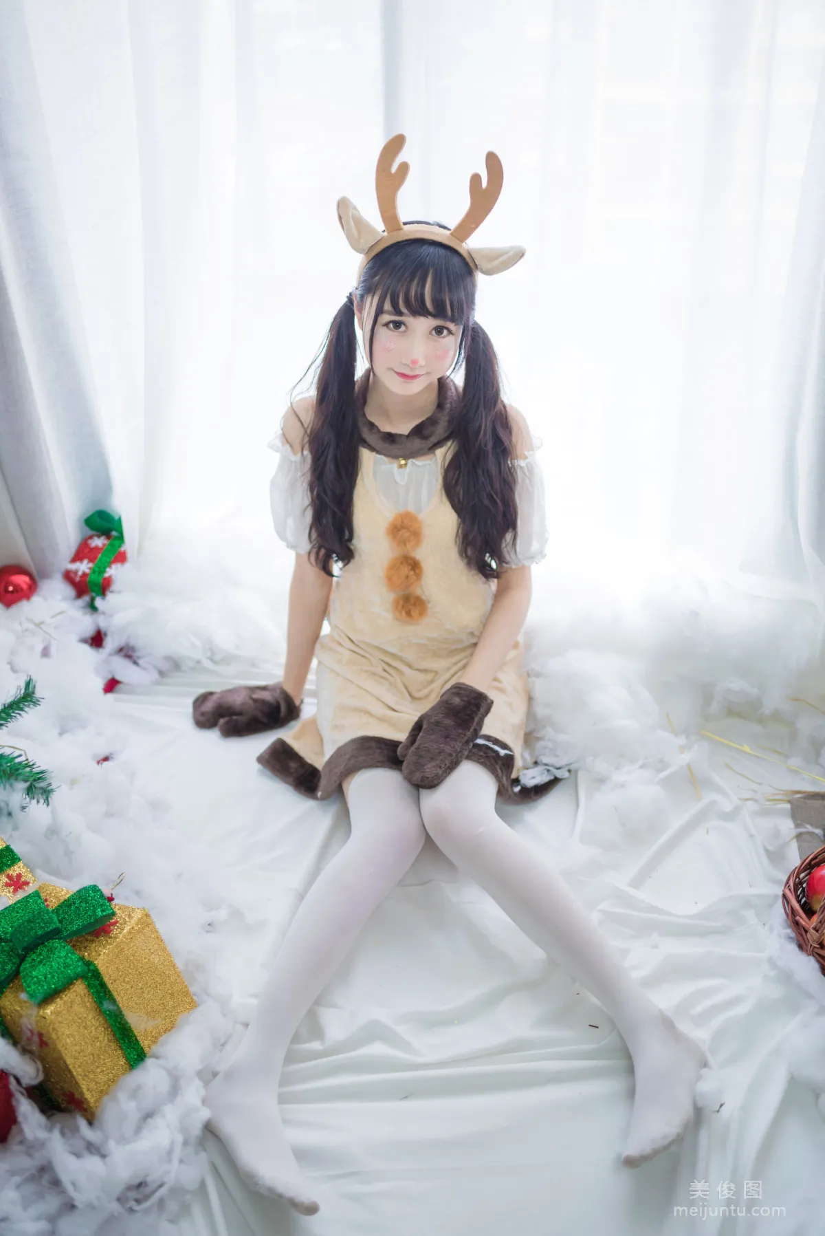 Mu Mianmian OwO, Santa Claus and Reindeer-chan Photo Set photo 40