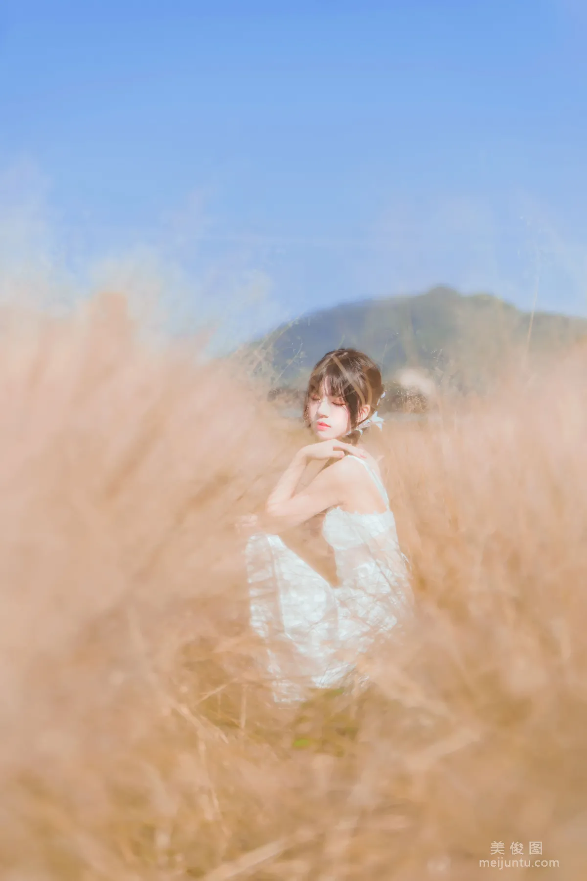 Ying Taomiao: Web Idols photo 6