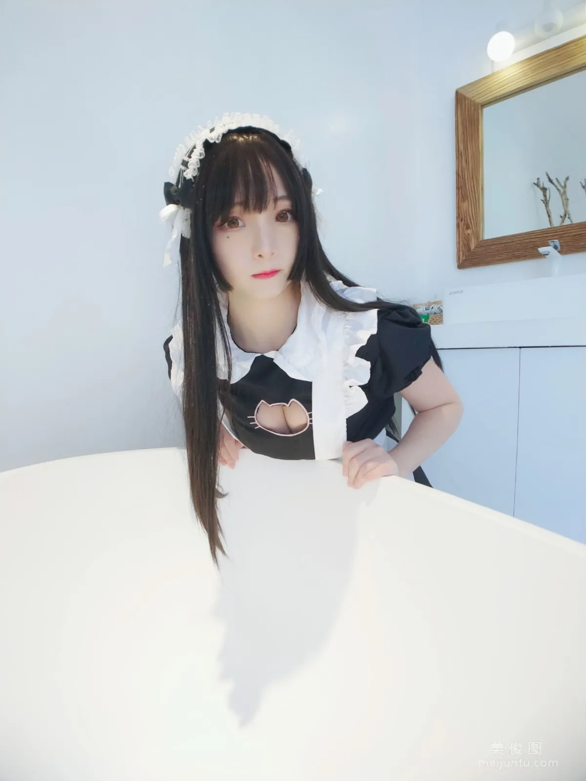 [Web Idols Coser] Guchuan kagura, Black and White Maid, Photo Set photo 13