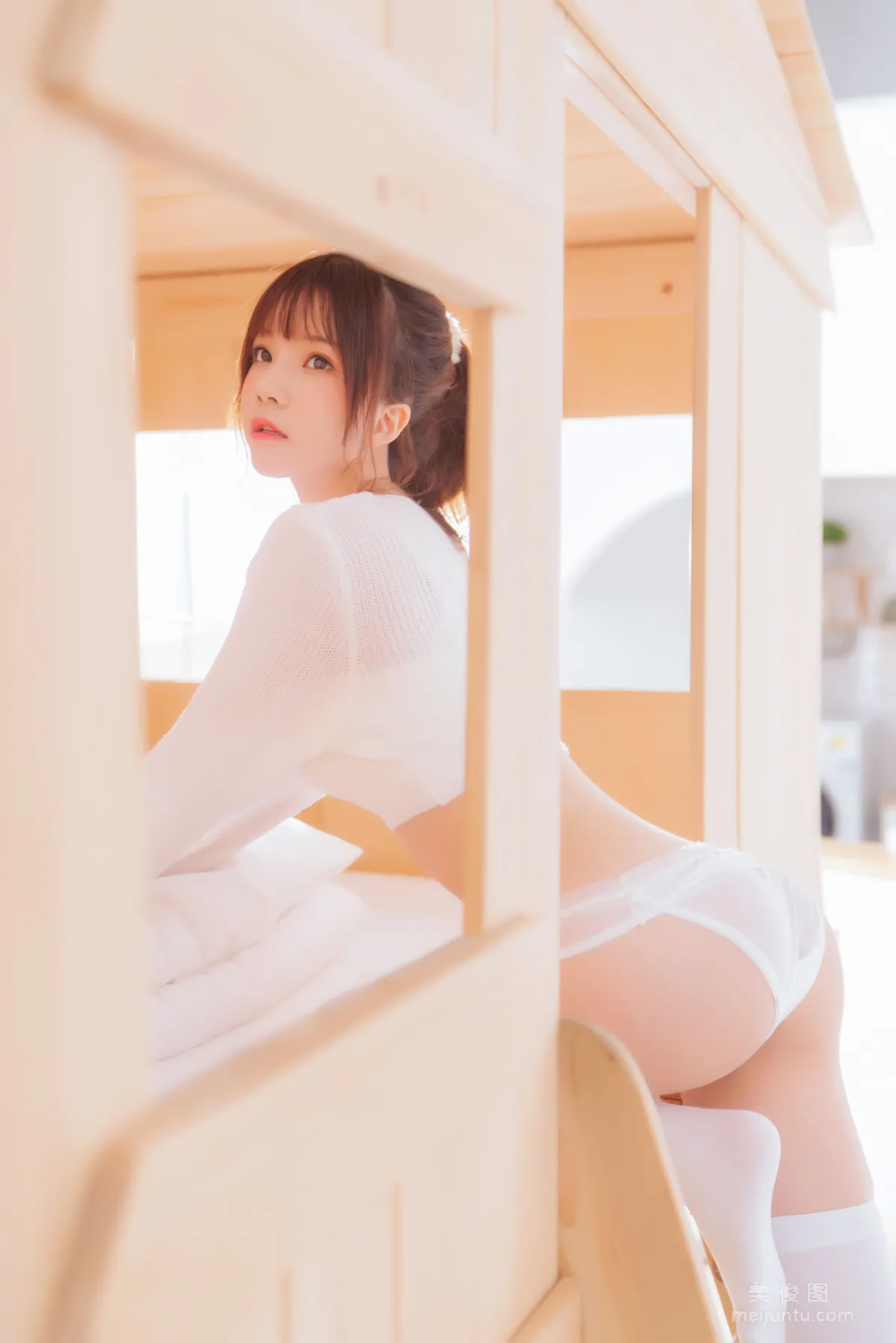 Ying Taomiao 《Black & White: Dreamy White》 Photo Set photo 15