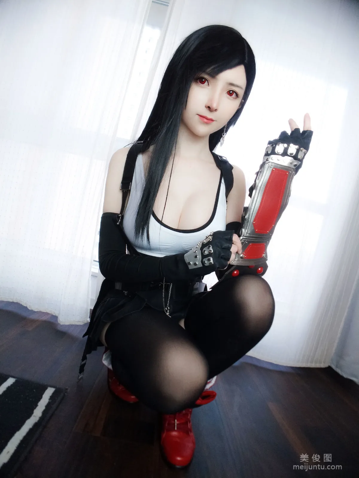 [Internet Celebrity Model Coser] Yixiao Yangze Tifa Standard Outfit Photo Set photo 3