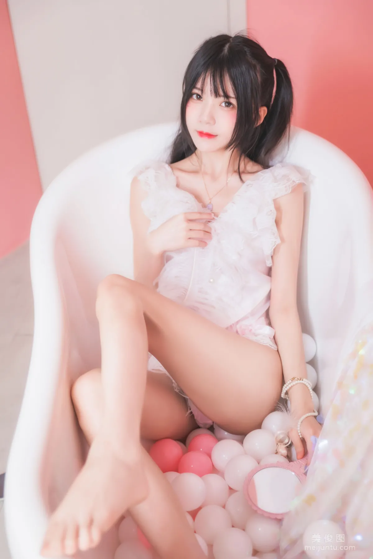 Ying Taomiao: Web Idols photo 9