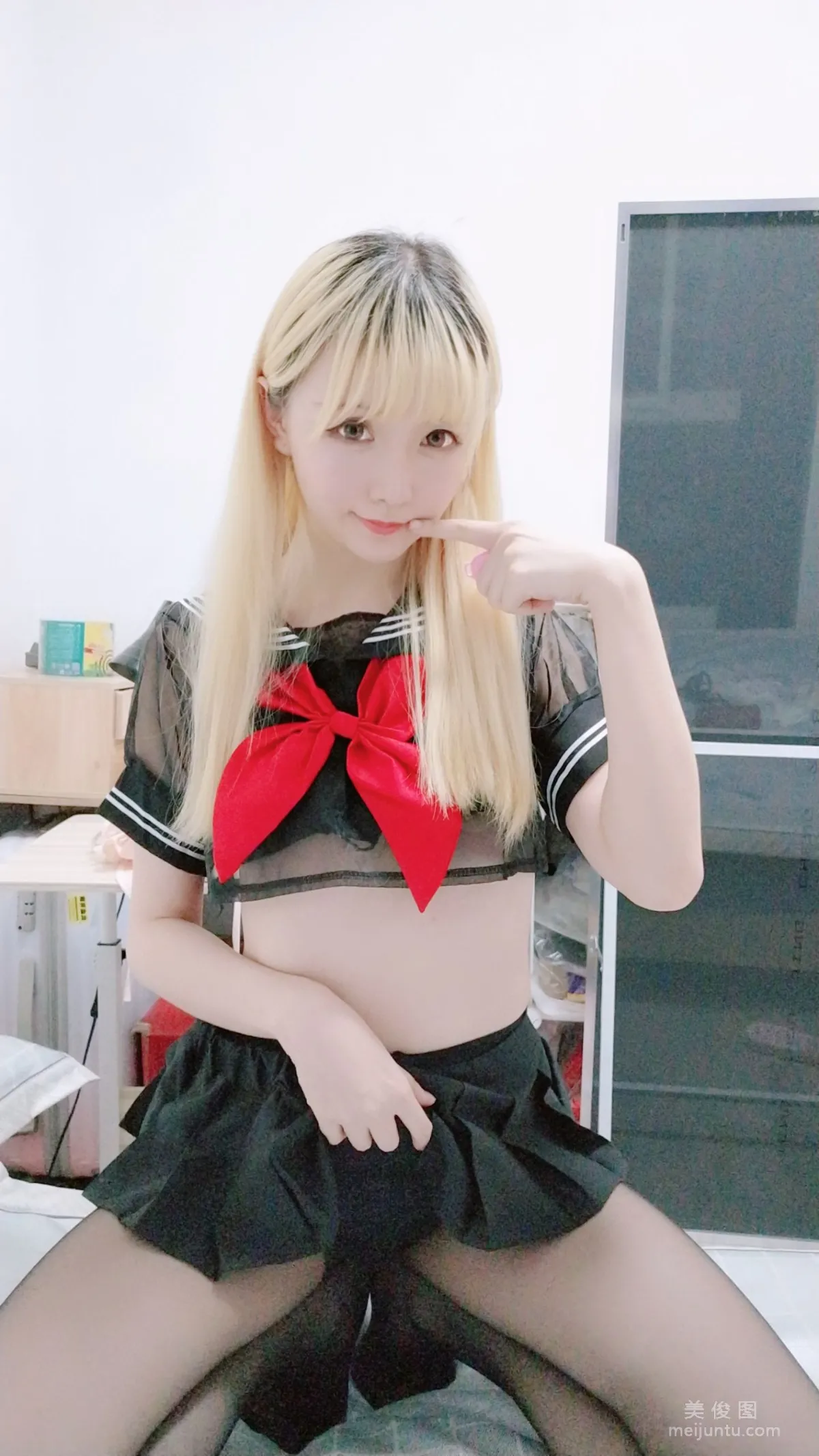Coser Girl Xingzhi Chichi Black Uniform Photo Set photo 15