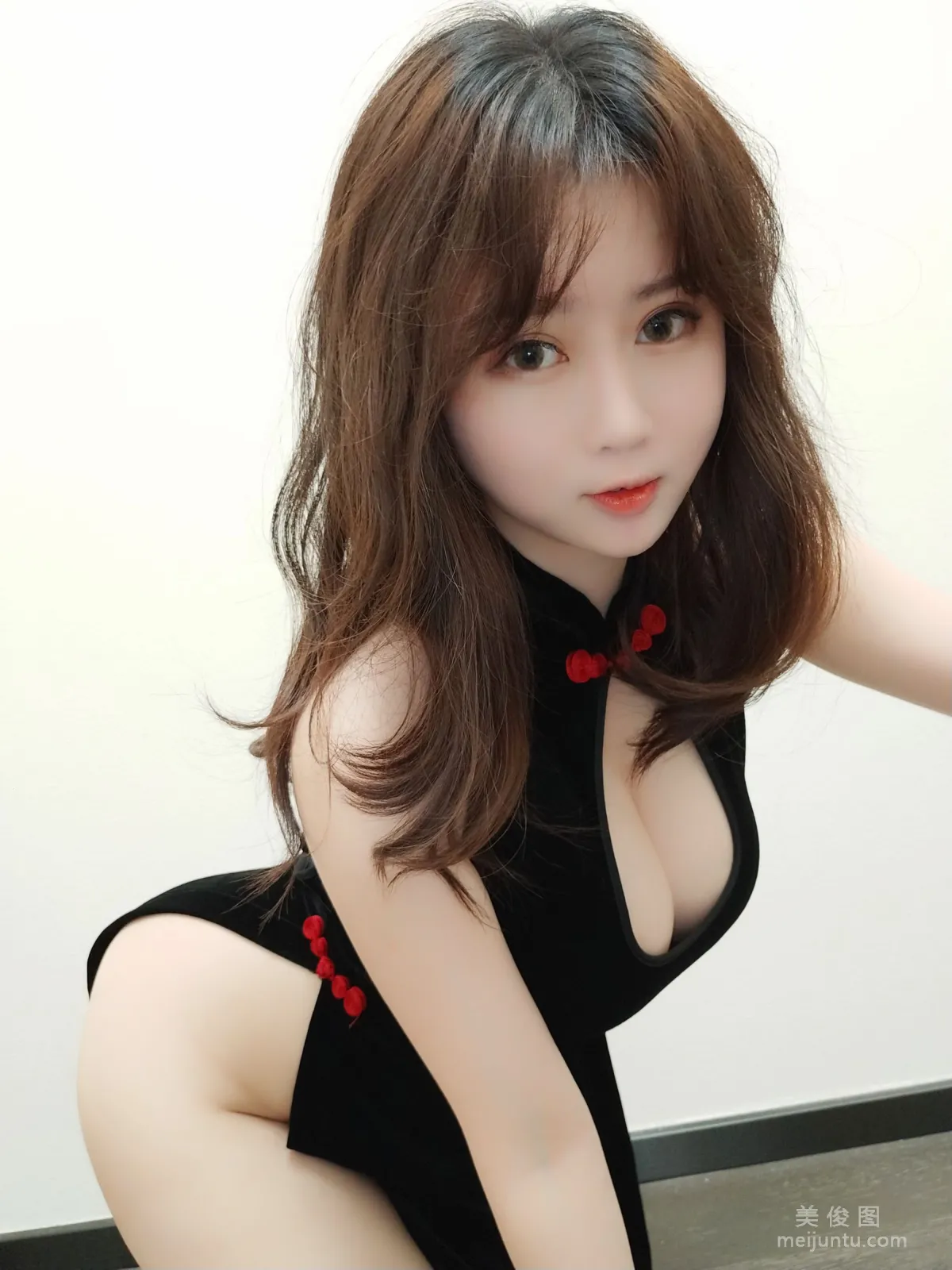 [美女Coser] 是依酱呀 《旗袍》 写真集3