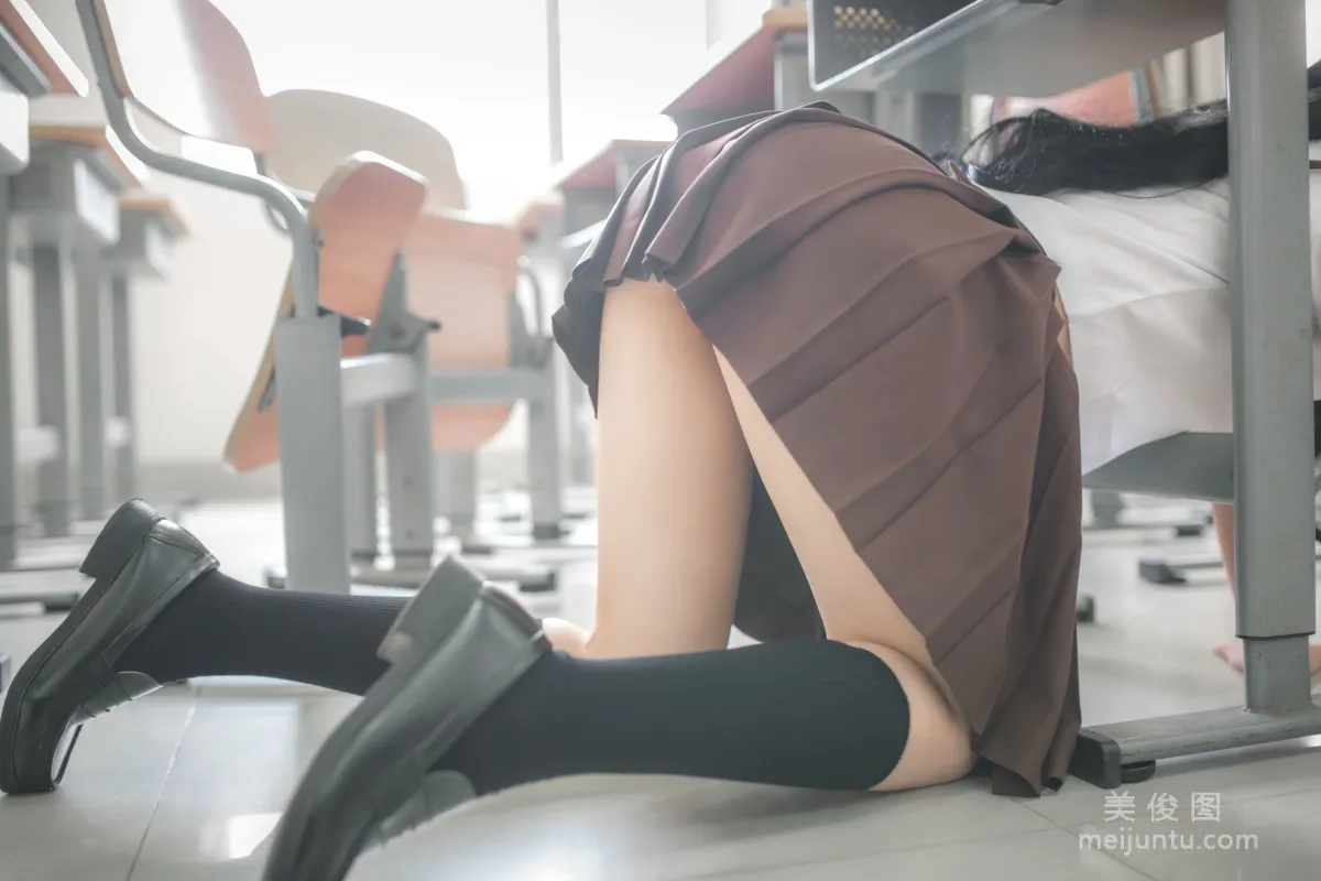 疯猫ss 《教室JK学妹的性感》 写真集3