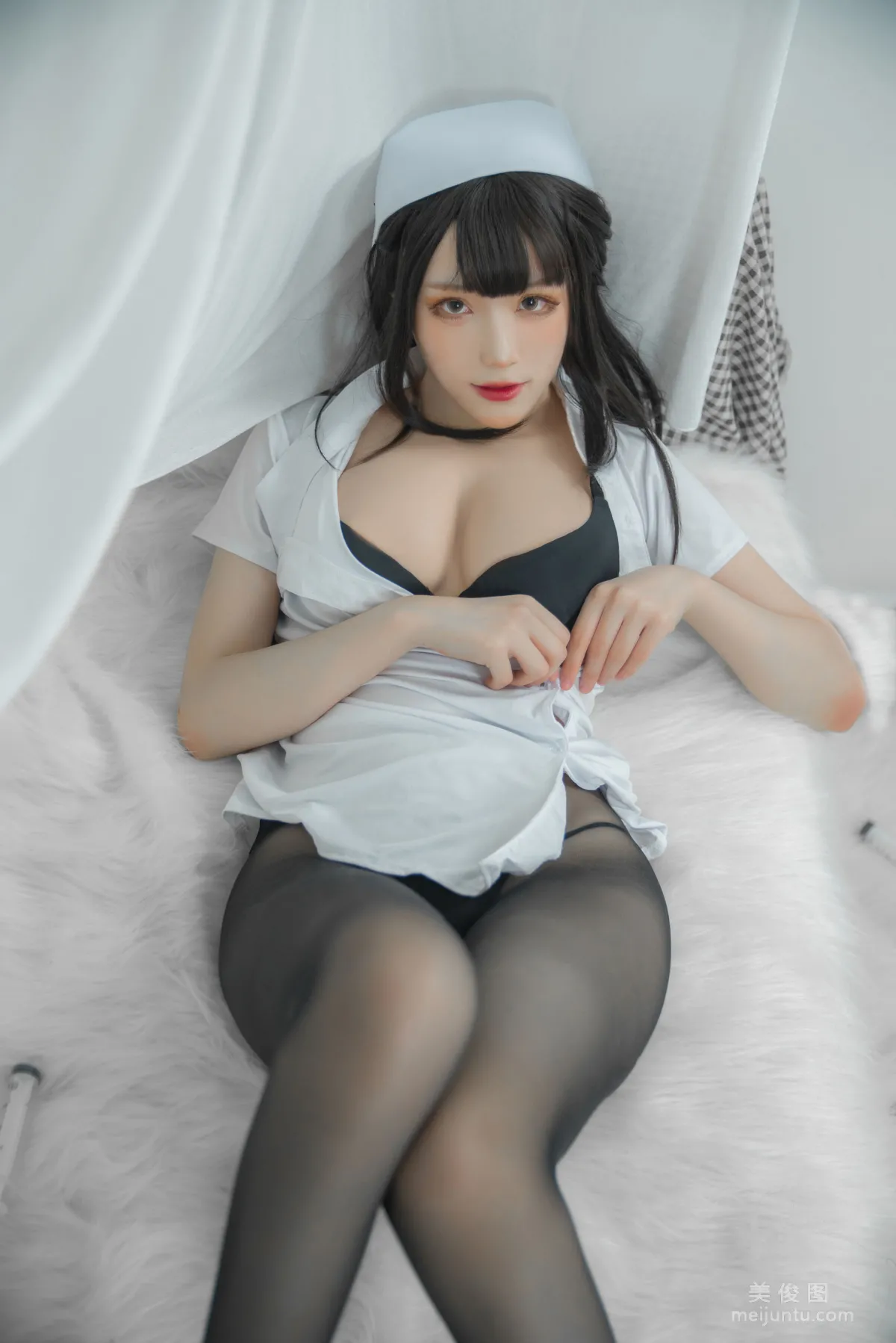 Qisikuai wii, White Nurse, Photo Set photo 21