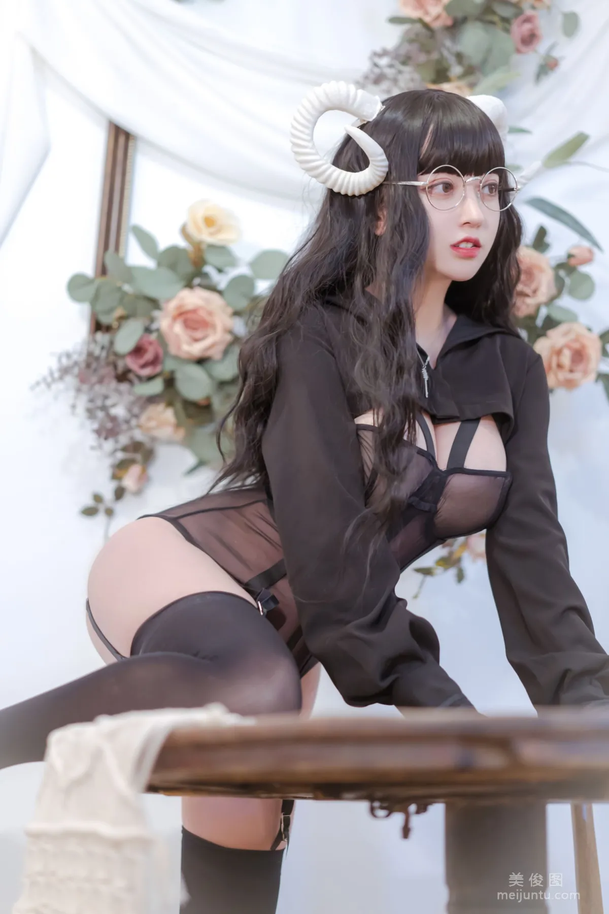 米線線sama 《魔鬼》 寫真集 4