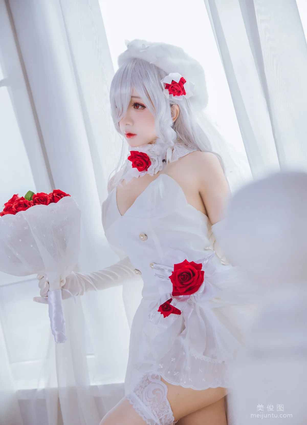 [网红Coser] 日奈娇 《g36c 礼服》 写真集16