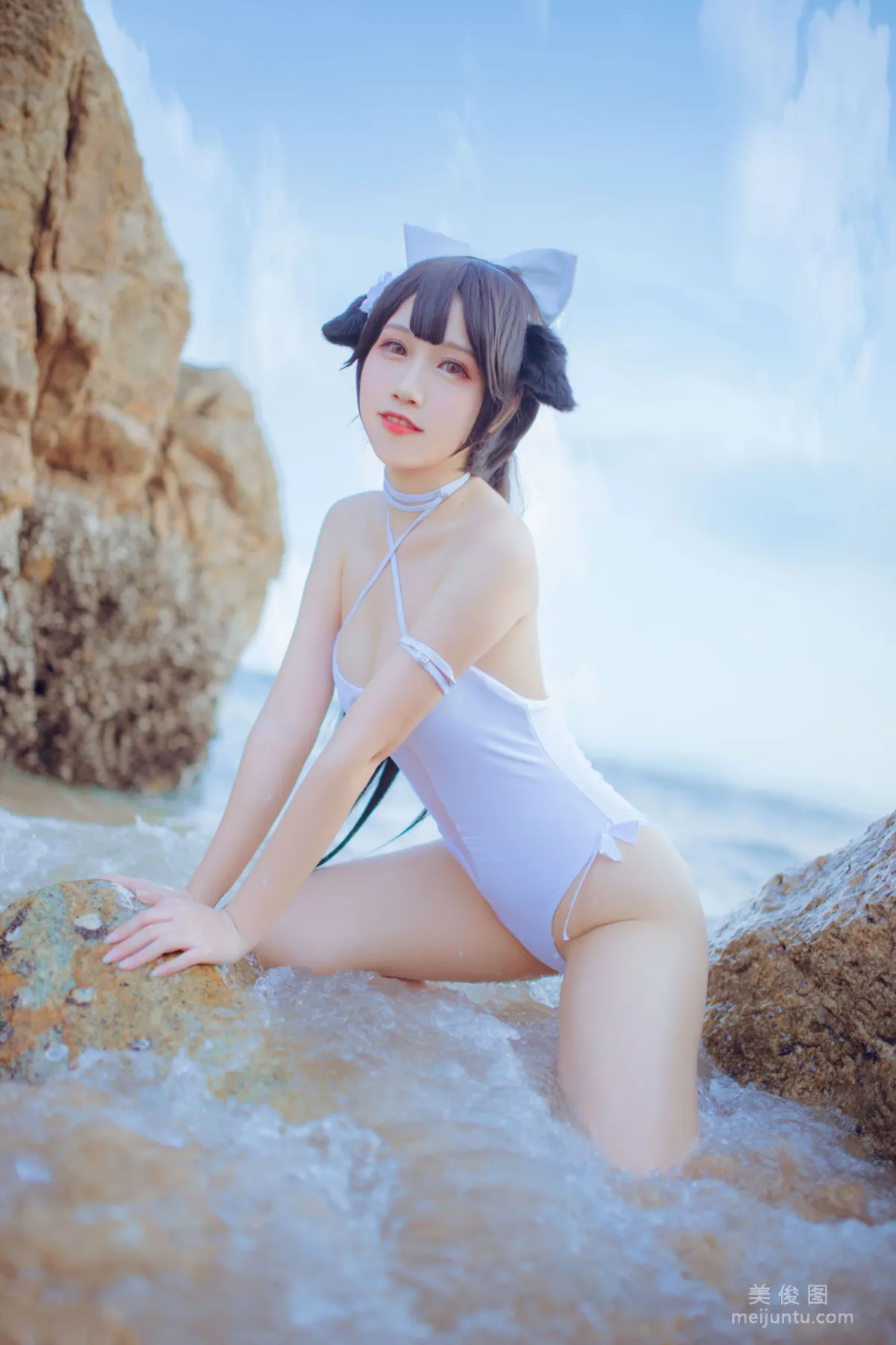 Douniang Lishi x Bu Daimao, Mastiff Beach Swimwear Photo Set photo 7