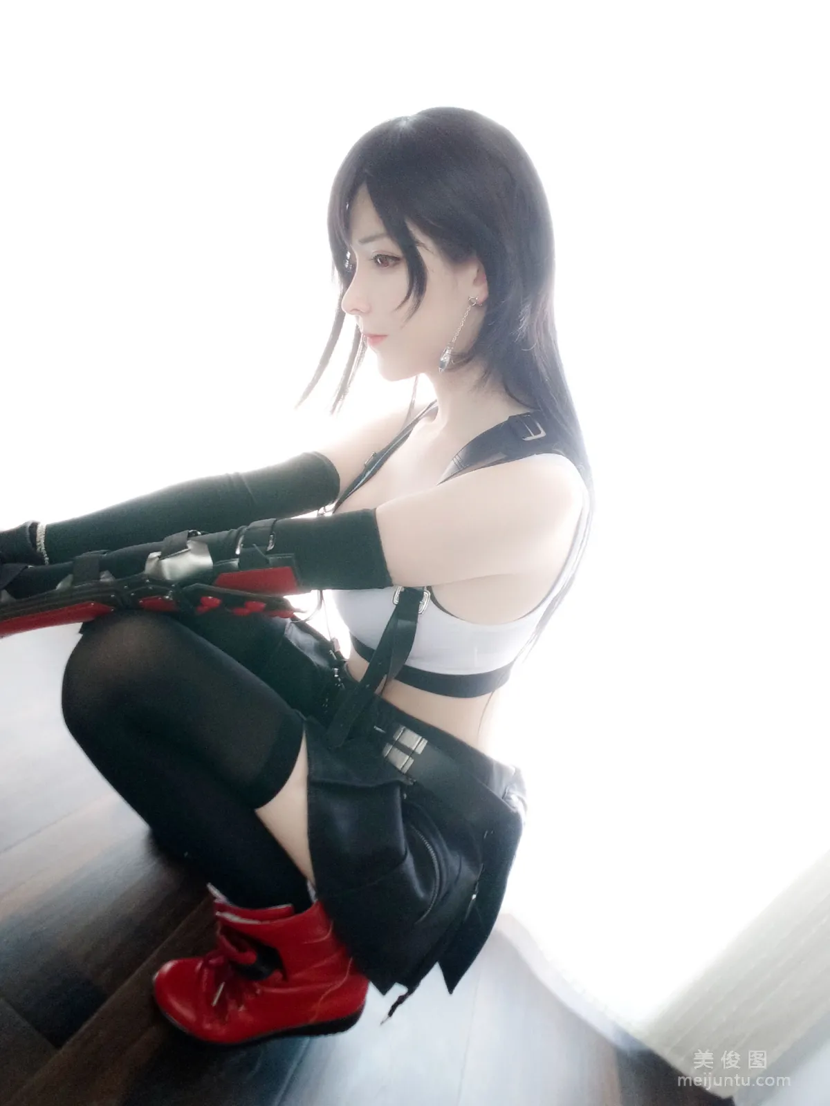 [Internet Celebrity Model Coser] Yixiao Yangze Tifa Standard Outfit Photo Set photo 6