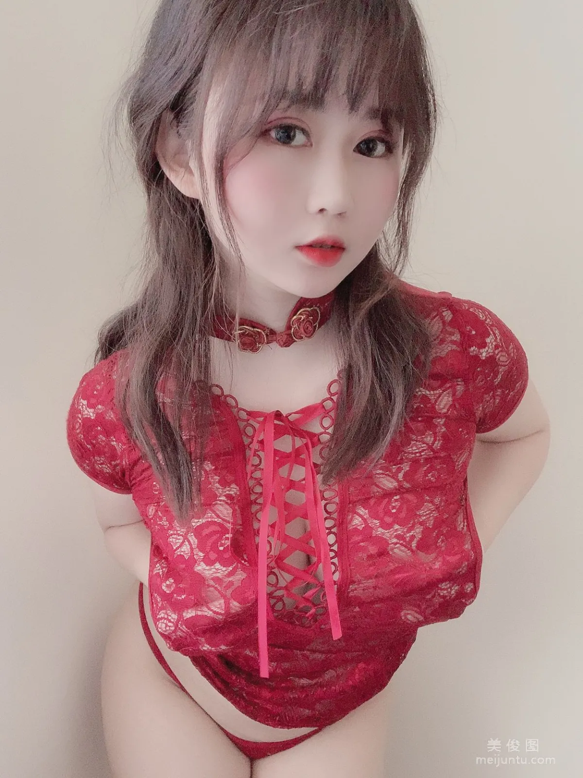 [美女Coser] 是依醬呀 《紅色旗袍》 寫真集 4
