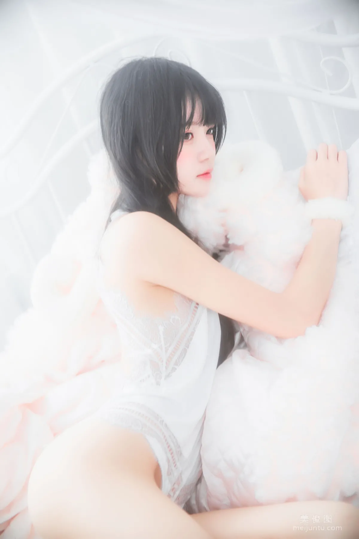 Ying Taomiao, Hibernation Series Pure White Private Shoot Photo Set photo 27