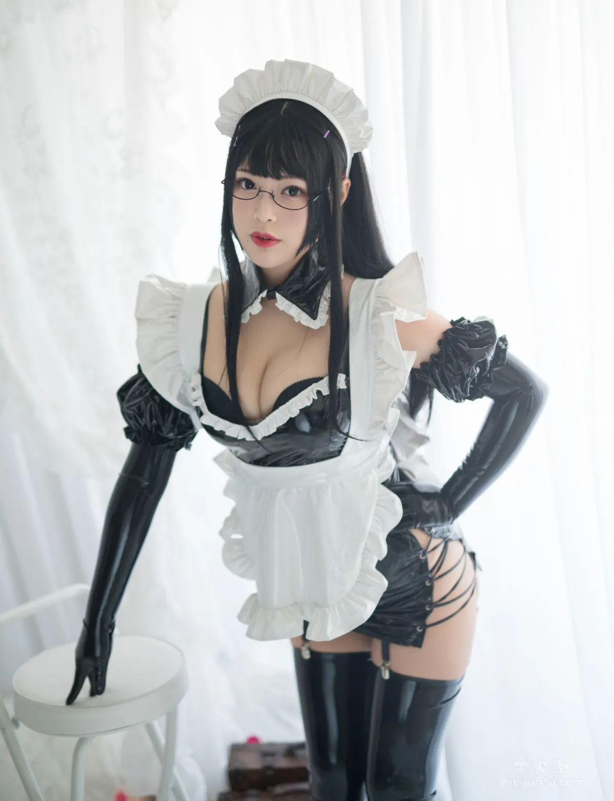 [美女Coser] -白烨- 《傲娇黑胶女仆》 写真集1
