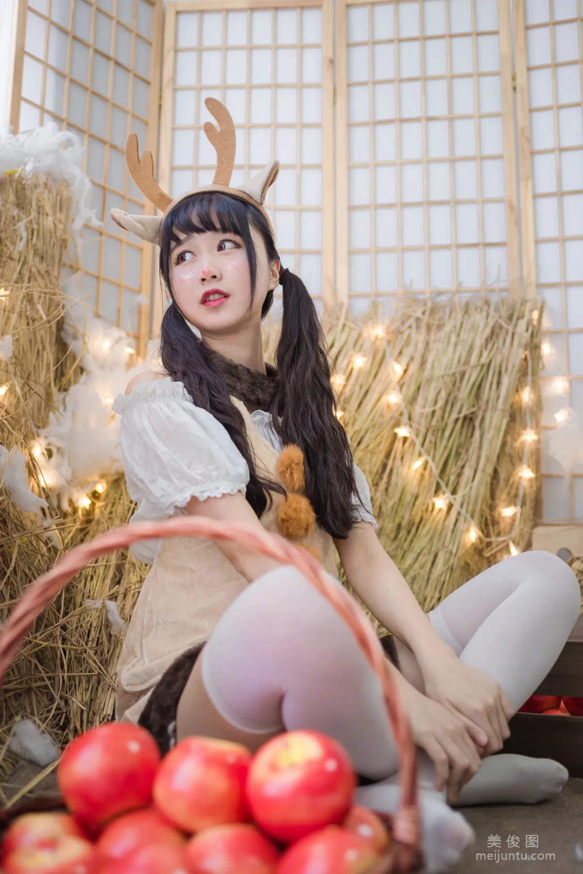 Mu Mianmian OwO, Santa Claus and Reindeer-chan Photo Set photo 25