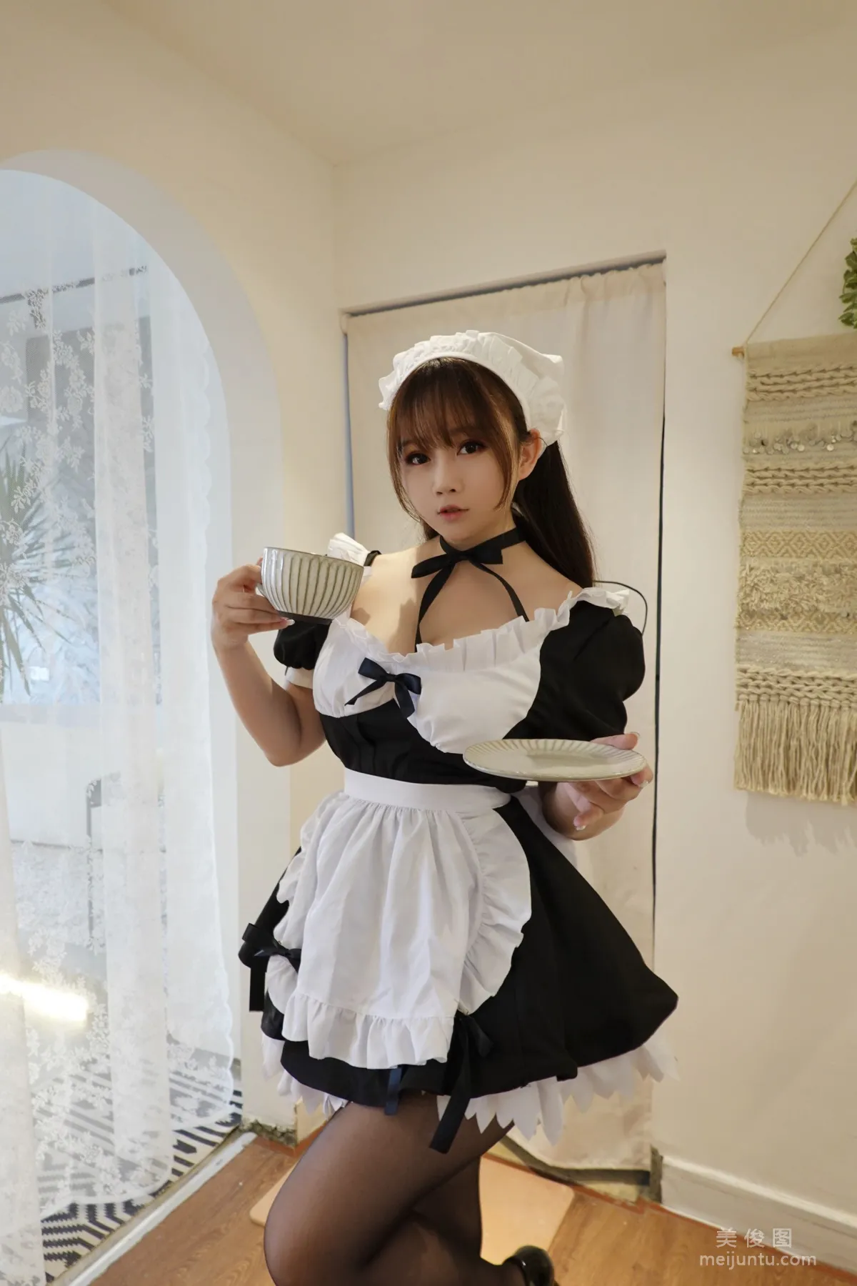 [美女Coser] 是依酱呀 《女仆2.0》 写真集11