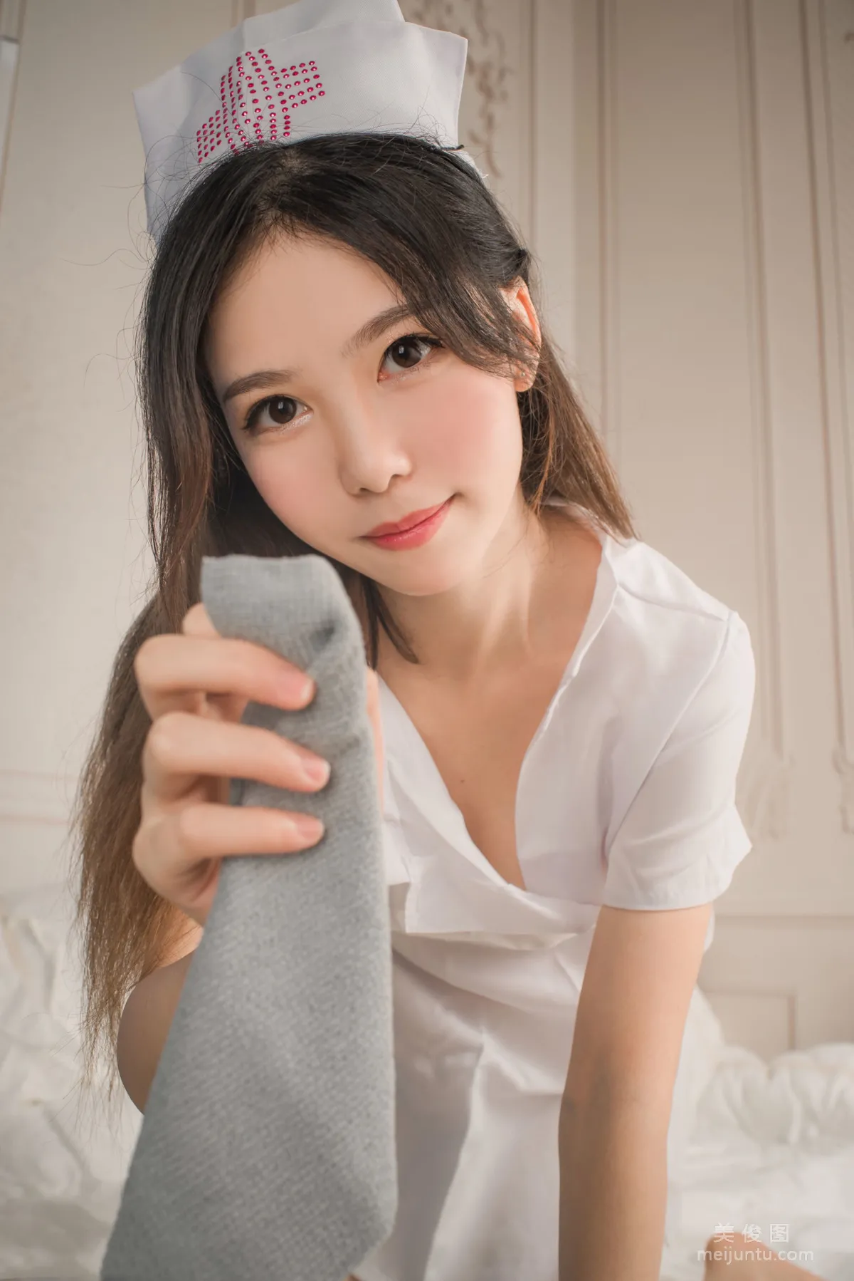 抖娘-利世 《俏皮小护士》 写真集20