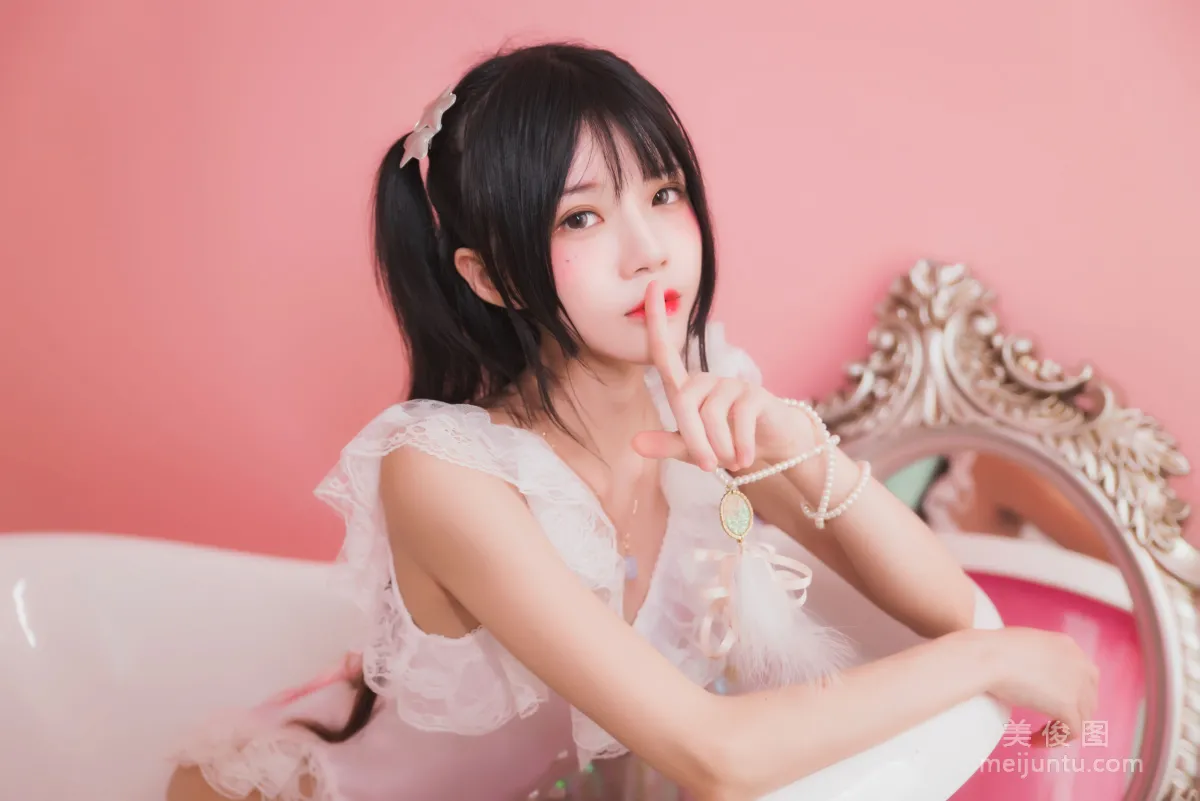 Ying Taomiao: Web Idols photo 23
