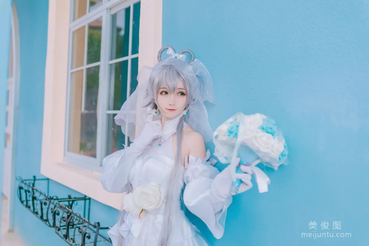 [美女Coser] yui金鱼 《洛天依婚纱》 写真集6