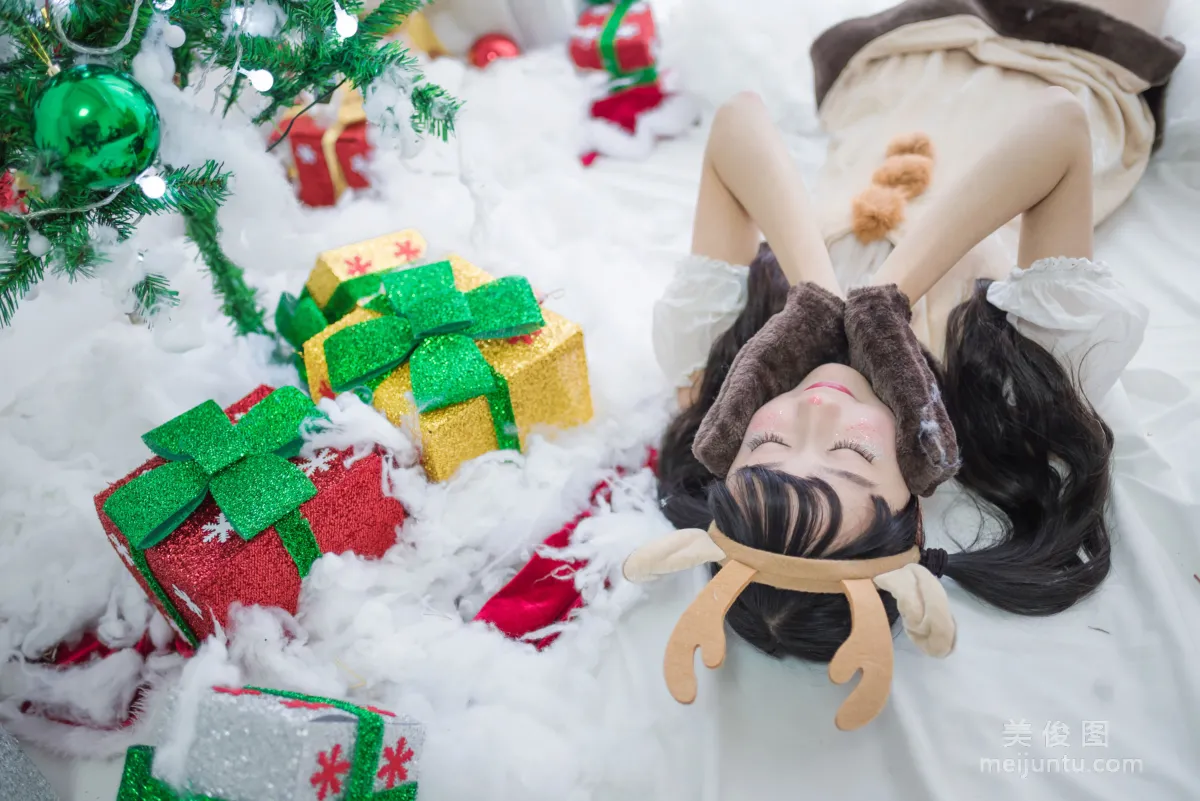 Mu Mianmian OwO, Santa Claus and Reindeer-chan Photo Set photo 35