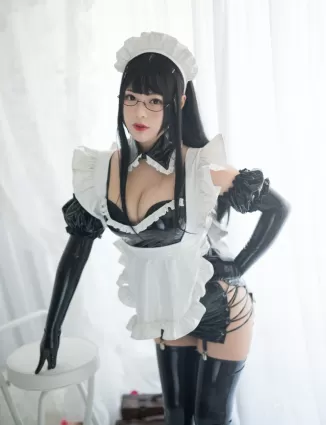 [美女Coser] -白烨- 《傲嬌黑膠女仆》 寫真集
