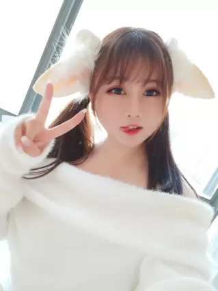 Cosplayer是依醬呀 《羊咩咩》 寫真集