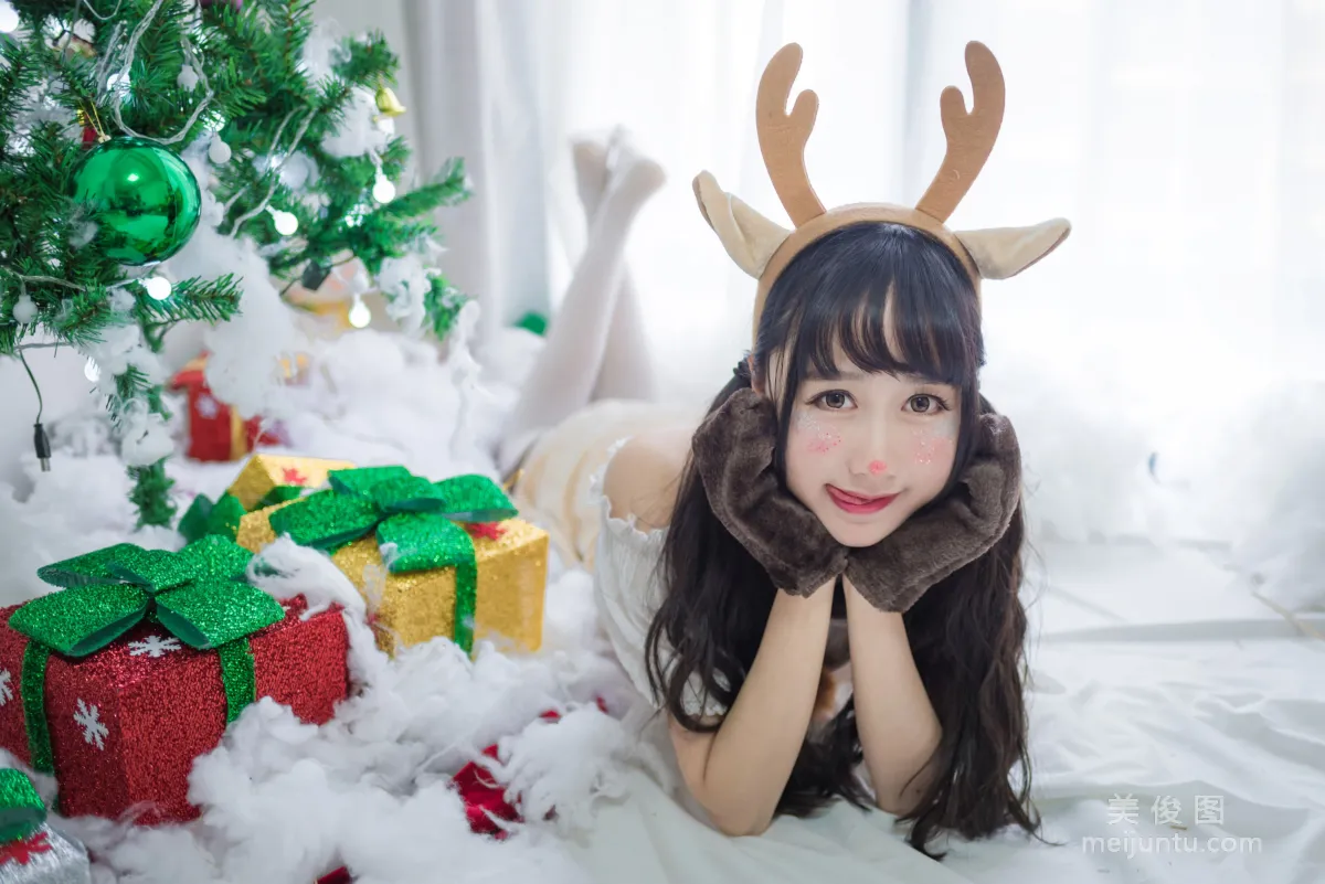 Mu Mianmian OwO, Santa Claus and Reindeer-chan Photo Set photo 32