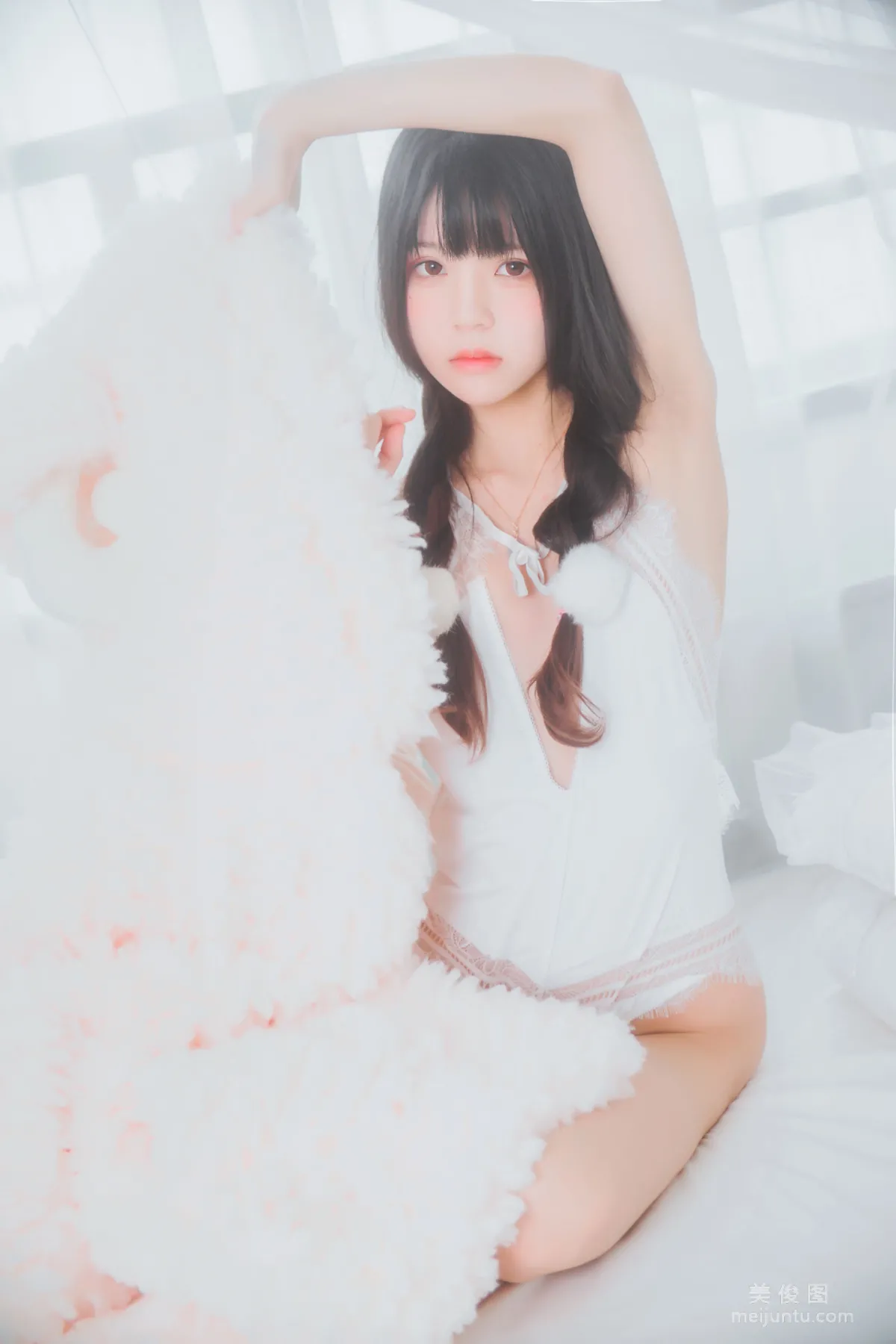 Ying Taomiao, Hibernation Series Pure White Private Shoot Photo Set photo 11