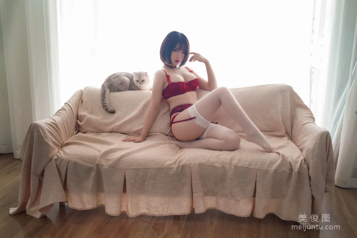 半半子 《赤紅 AKABENI BANBANKO Vol.02》 寫真集 2