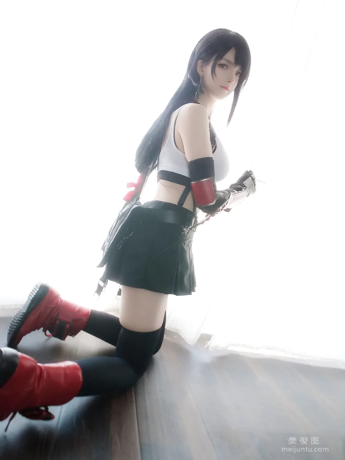 [Internet Celebrity Model Coser] Yixiao Yangze Tifa Standard Outfit Photo Set photo 9