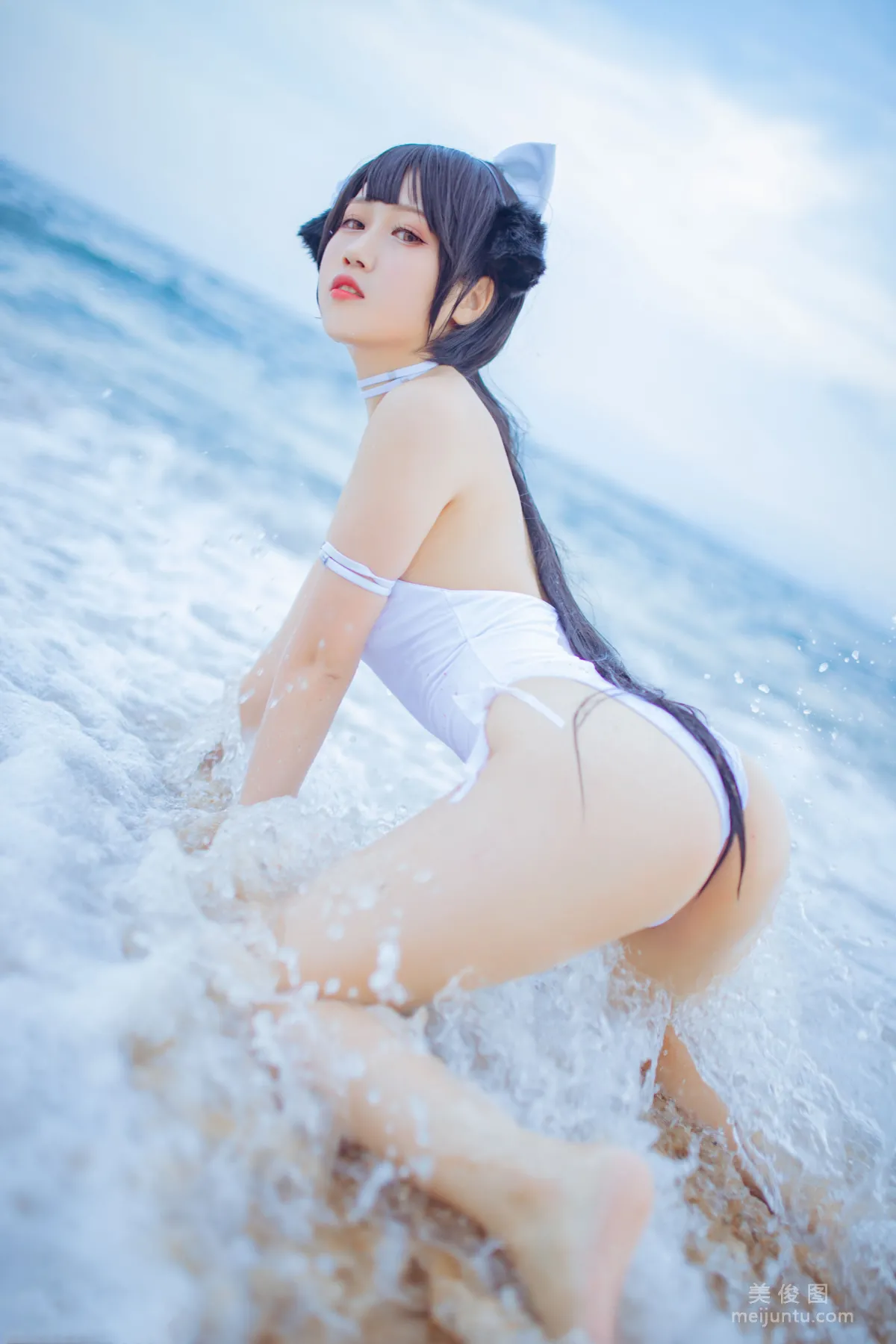 Douniang Lishi x Bu Daimao, Mastiff Beach Swimwear Photo Set photo 36
