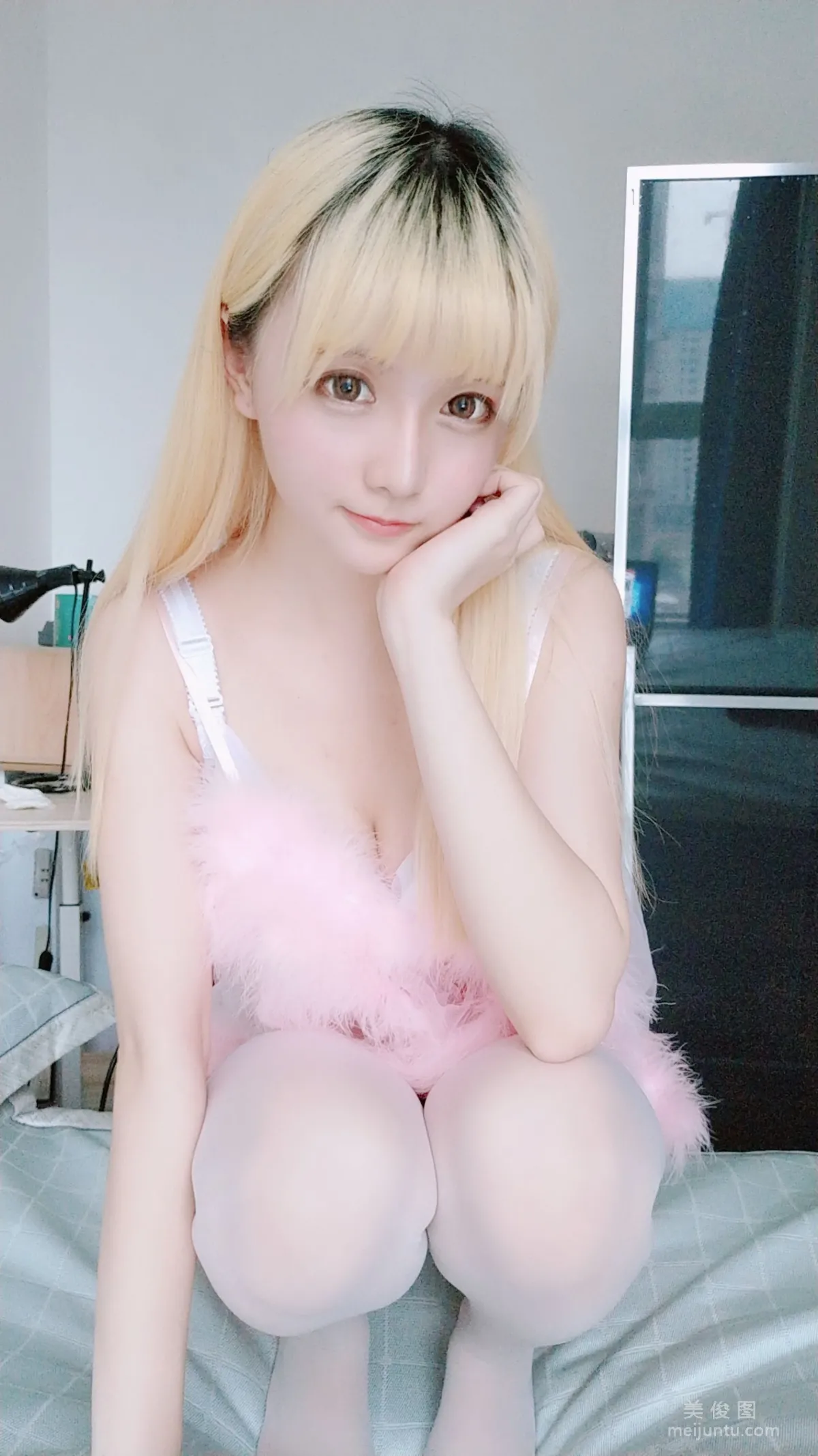 [Web Idols Coser] Xingzhi Chichi, Pink Pajamas, Photo Set photo 25
