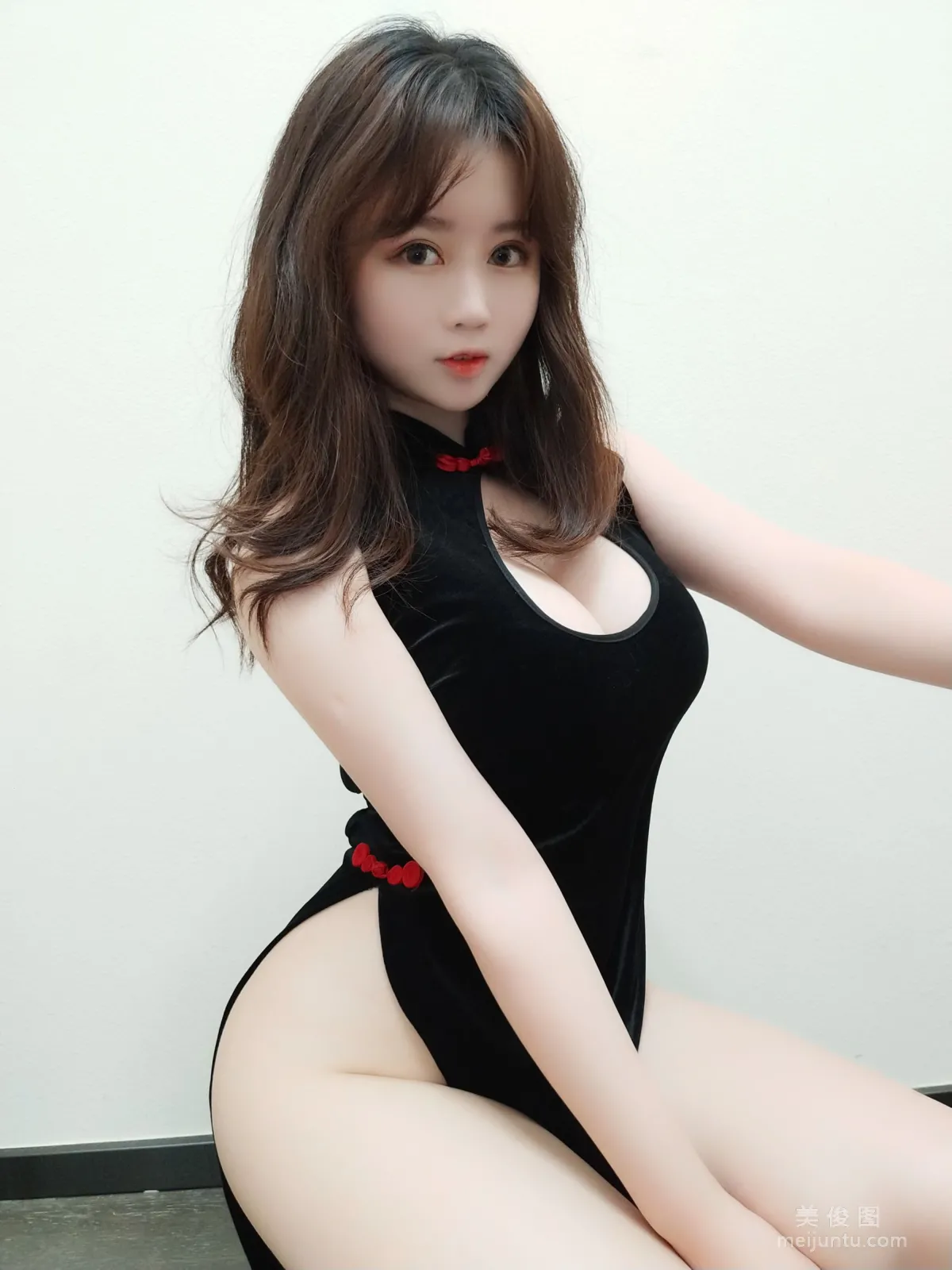 [美女Coser] 是依酱呀 《旗袍》 写真集8