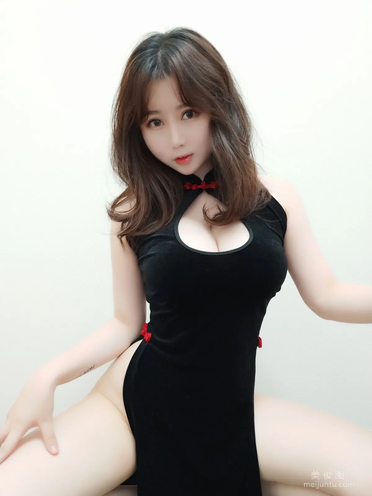 [美女Coser] 是依酱呀 《旗袍》 写真集9