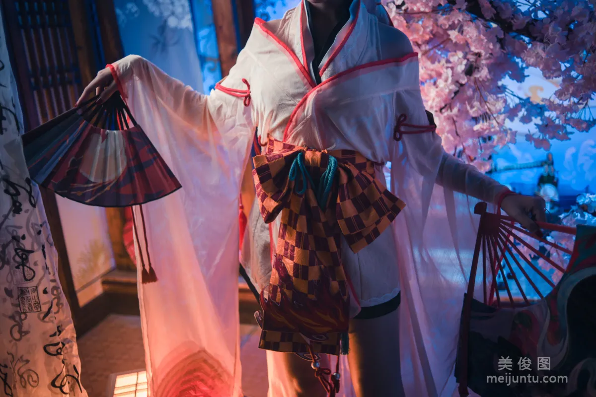 Coser Beauty Akisoso Qiu Chuchu, Belfast and Shiranui Photo Set photo 32