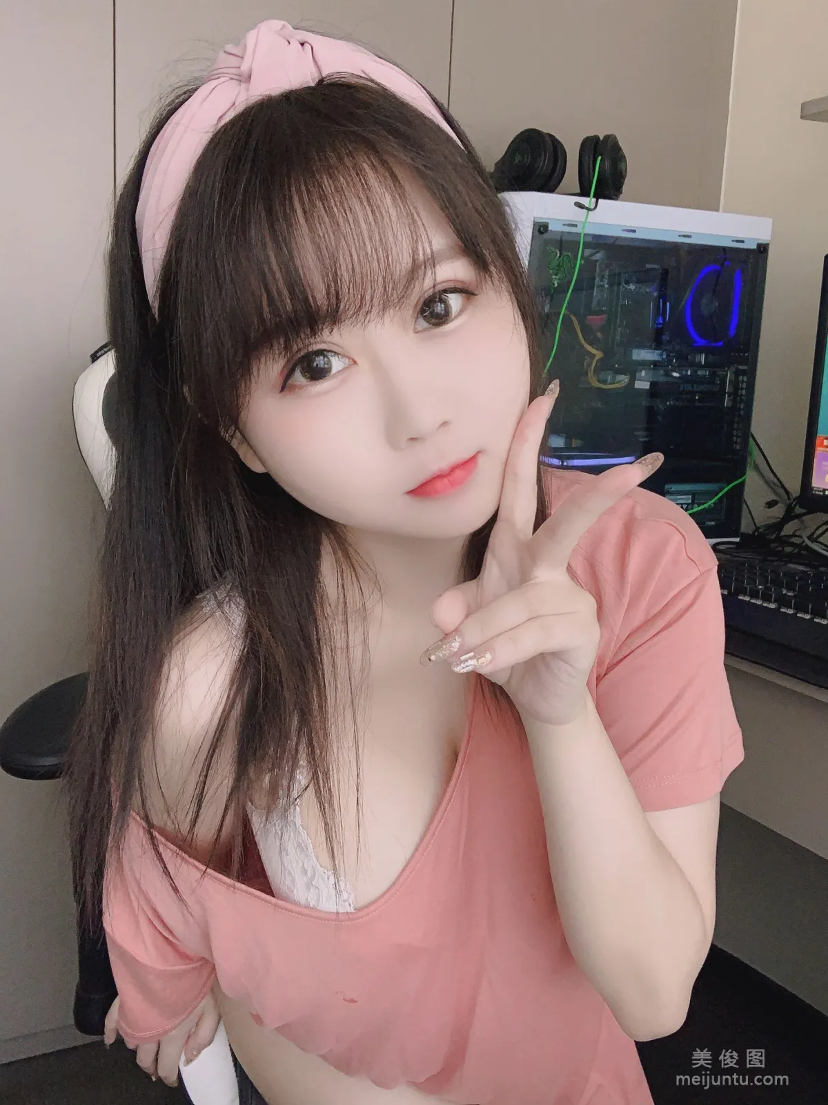 Shiyi Jiangya: Web Idols photo 28
