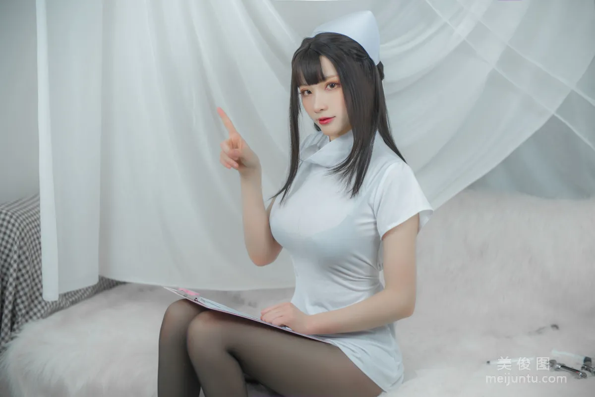 Qisikuai wii, White Nurse, Photo Set photo 47