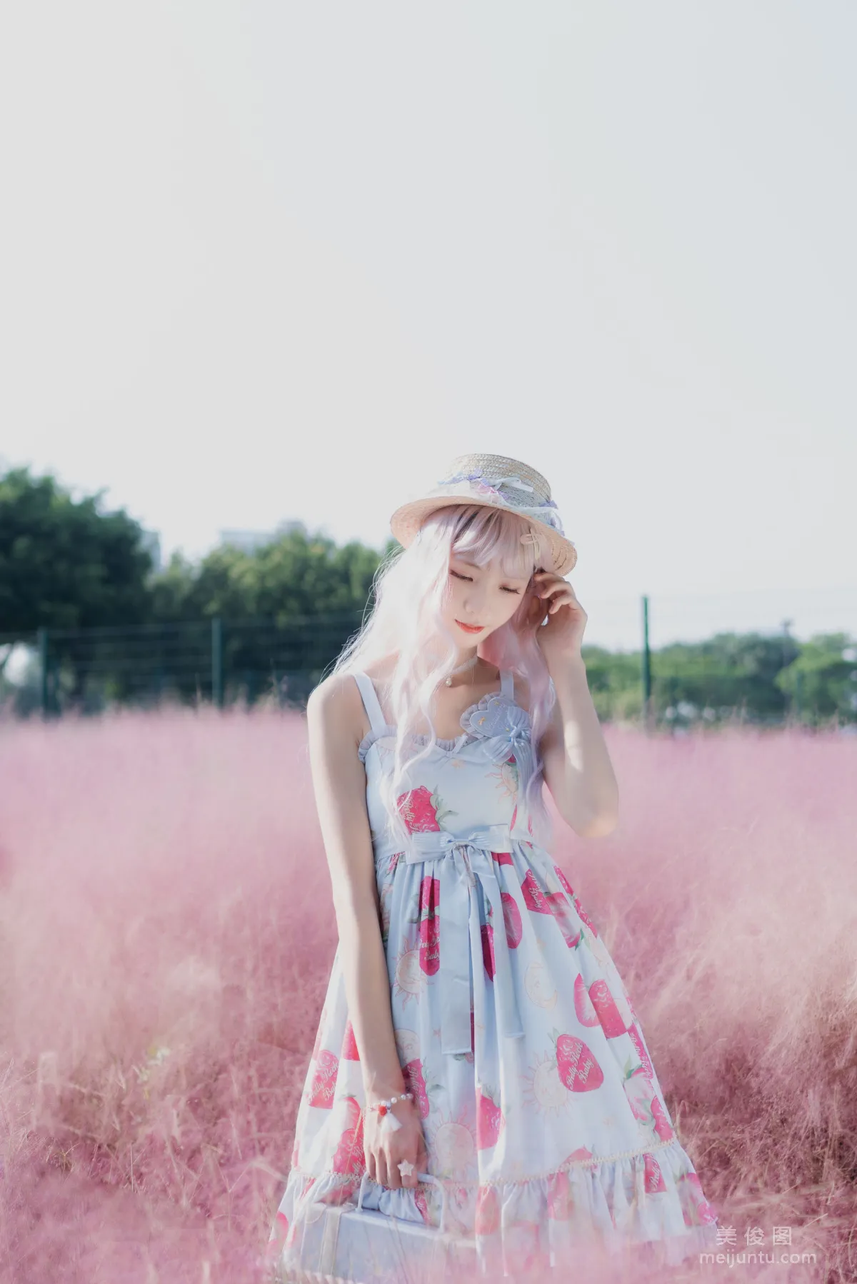 网红美女西瓜 《粉草》 写真集5
