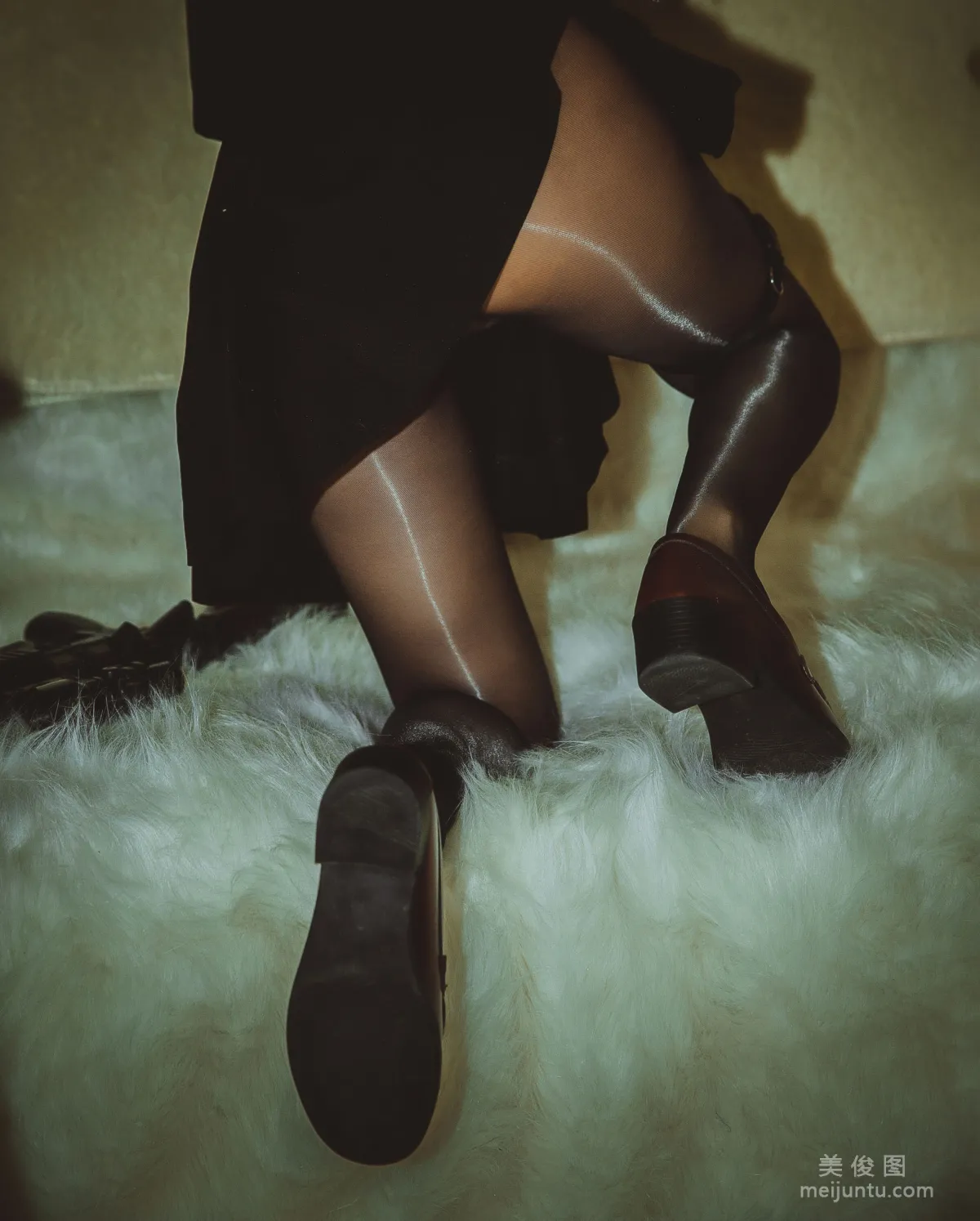 [Web Idols] Qisikuai wii 'Black Stockings Feet 2' Photo Set photo 67