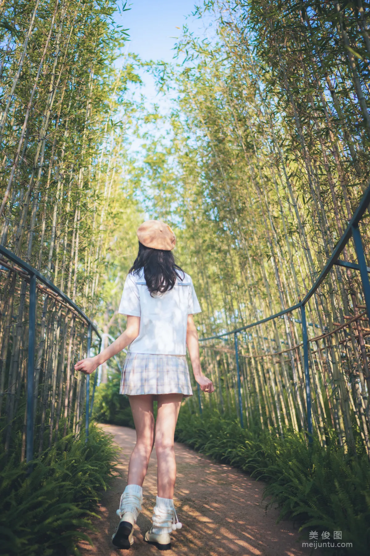 [网红Coser] 西瓜 《白云森林》 写真集1