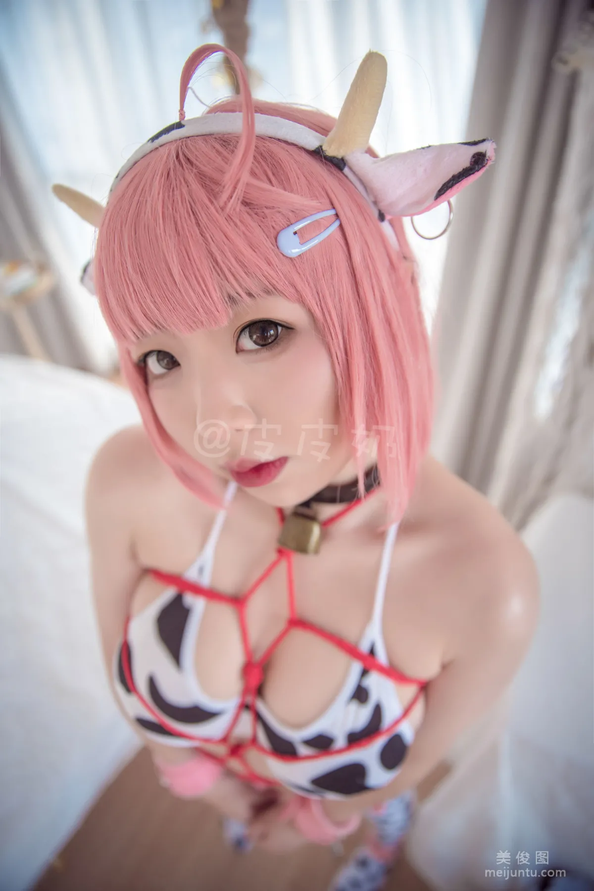 Pipi Naike Keai Lela "Cow Red Rope + Strap Bikini" Photo Set photo 2