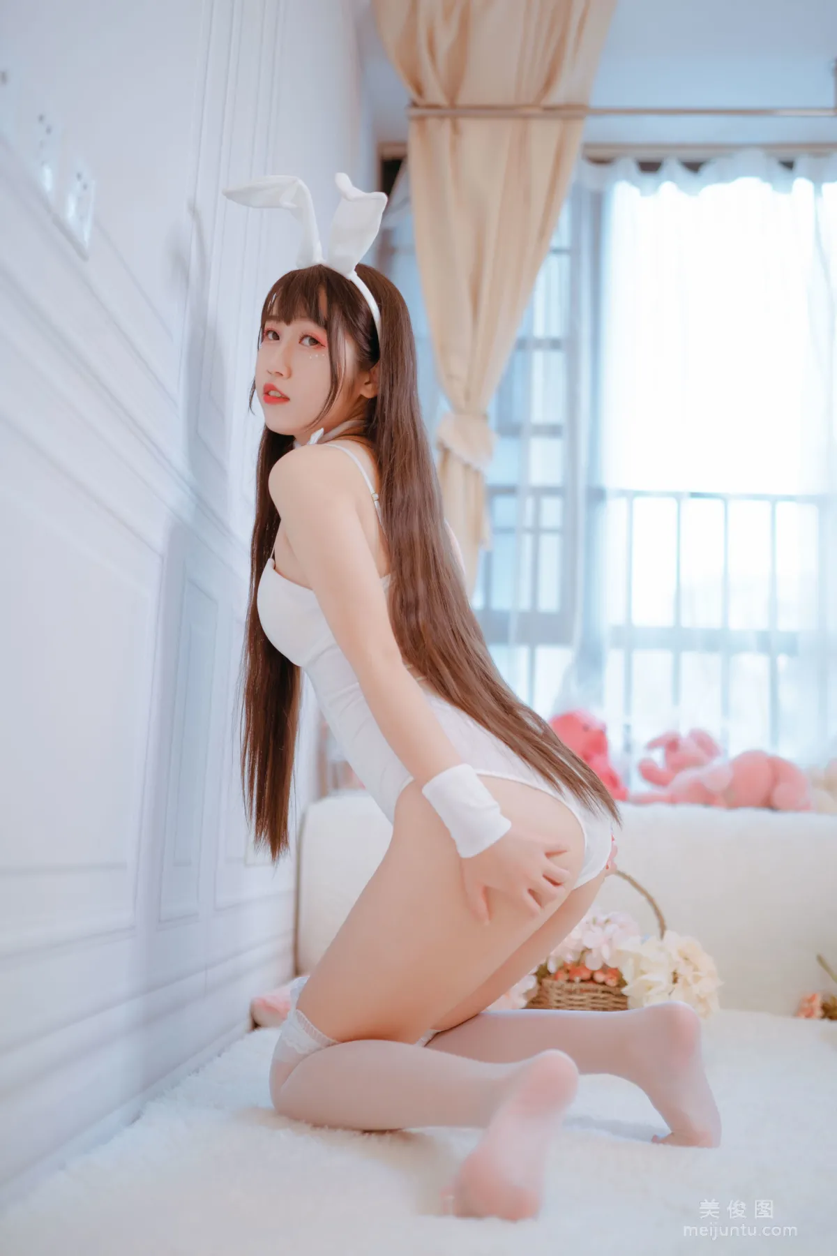美女Coser不呆猫 《白色兔女郎》 写真集26