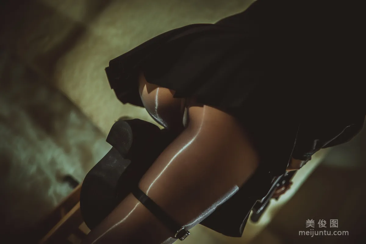 [美女Coser] 起司块wii 《黑丝足2》 写真集21