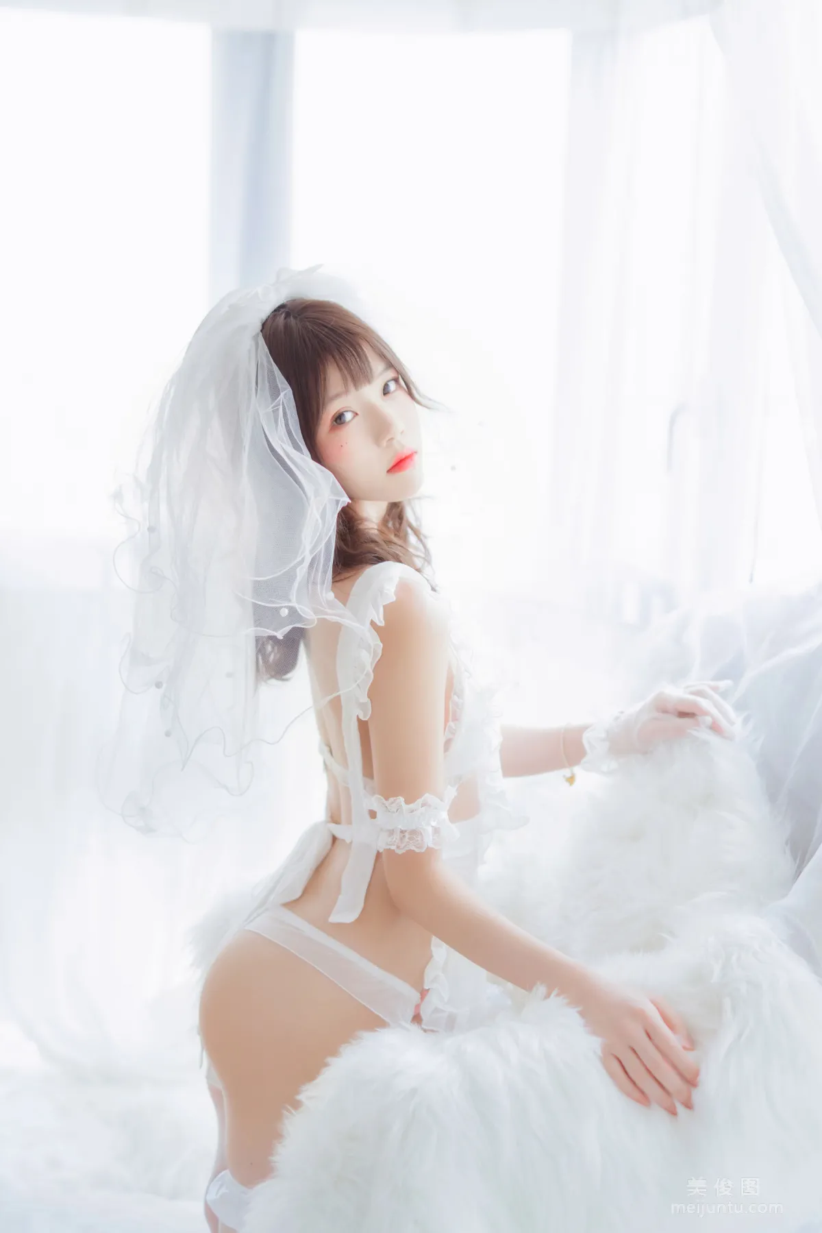 [美女Coser] 桜桃喵 《轻纱01》 写真集1
