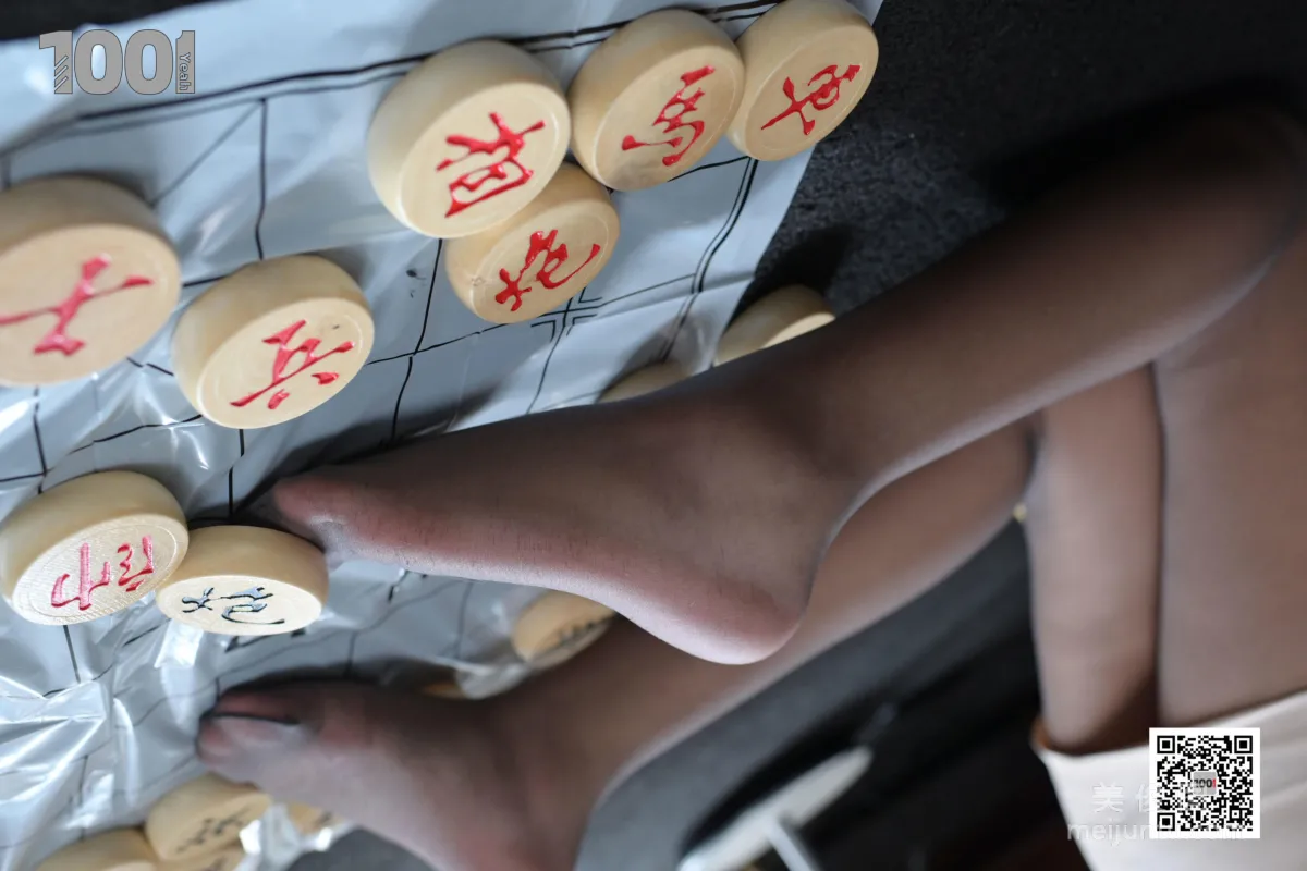 [IESS一千零一夜] 模特：真真&amp;小馬《誰與争鋒3》 黑絲美腿寫真集 68
