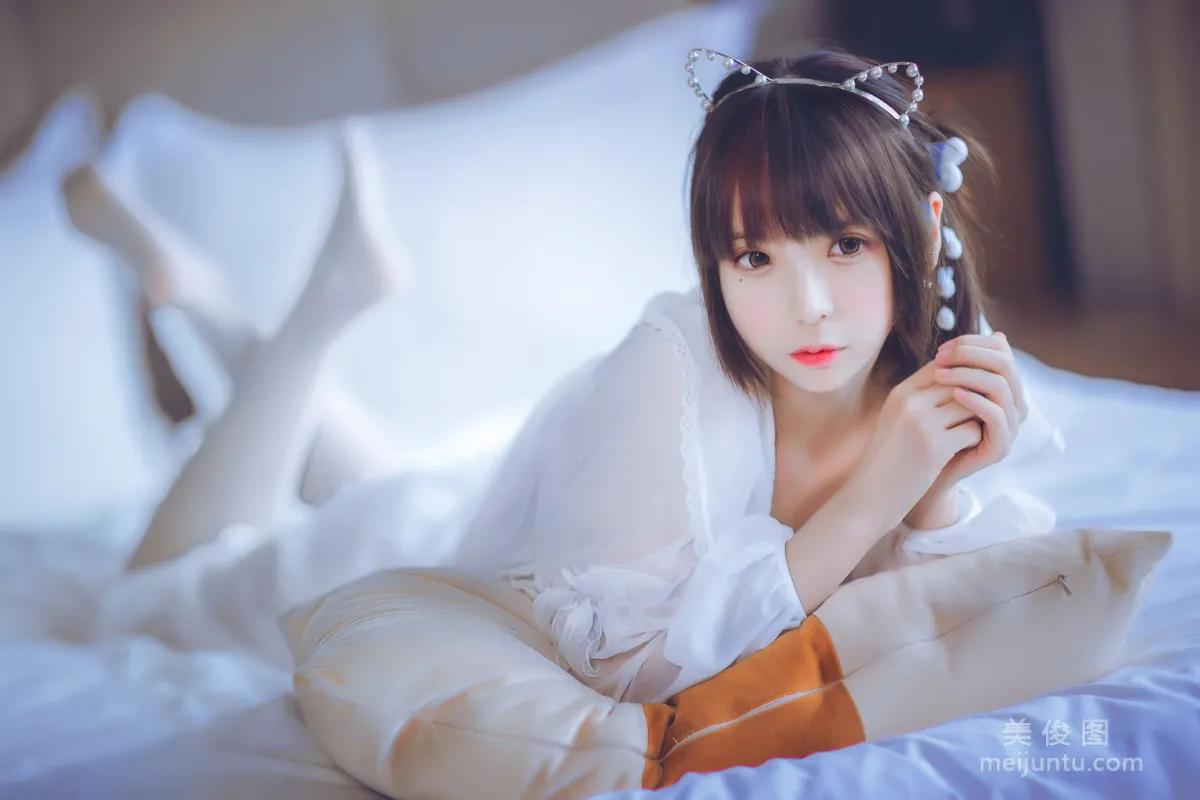 [美女Coser] 瘋貓ss 《白色睡衣》 寫真集 1