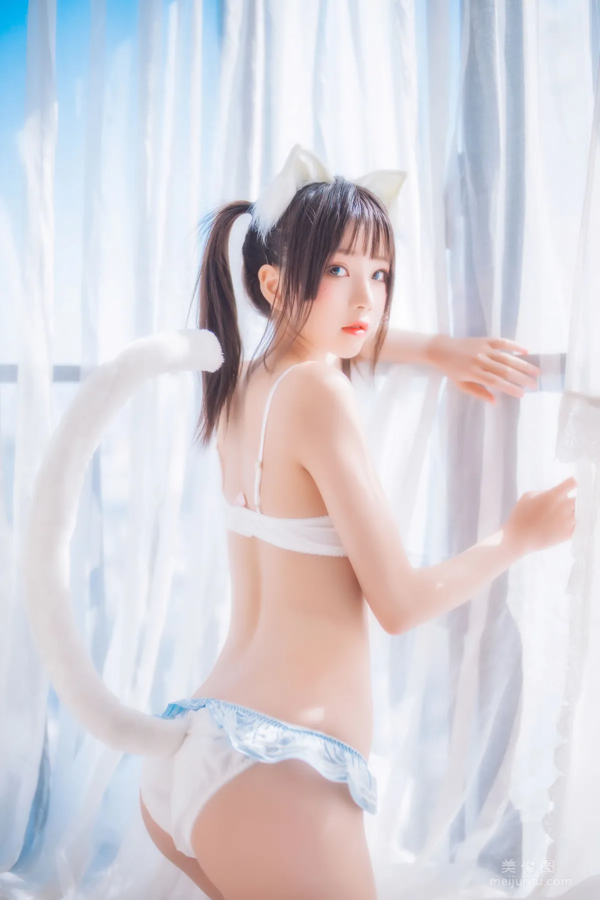 Ying Taomiao: Web Idols photo 9