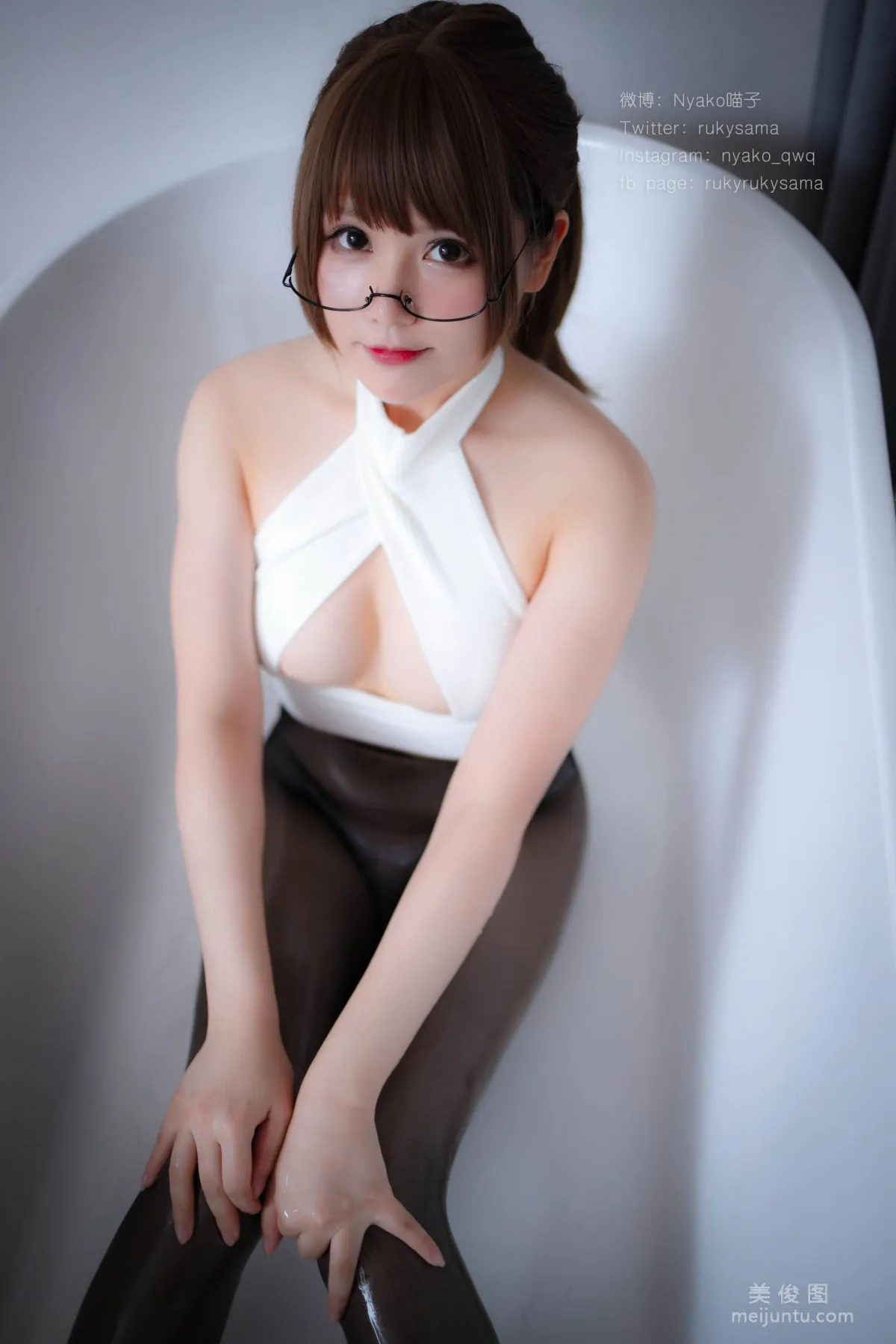 Nyako Miaozi, Black Stockings Uniform Glasses Girl, Photo Set photo 59