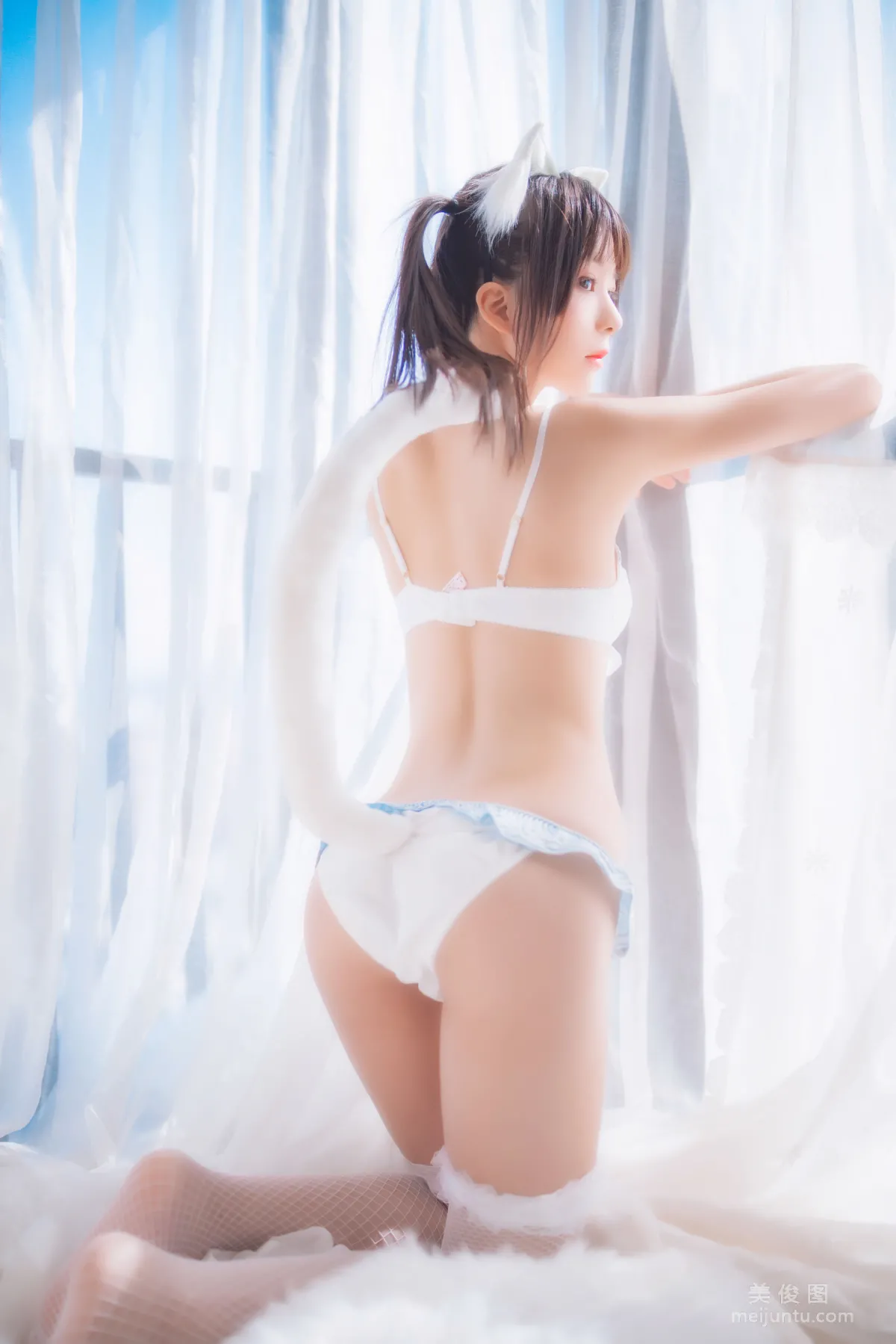 Ying Taomiao: Web Idols photo 7