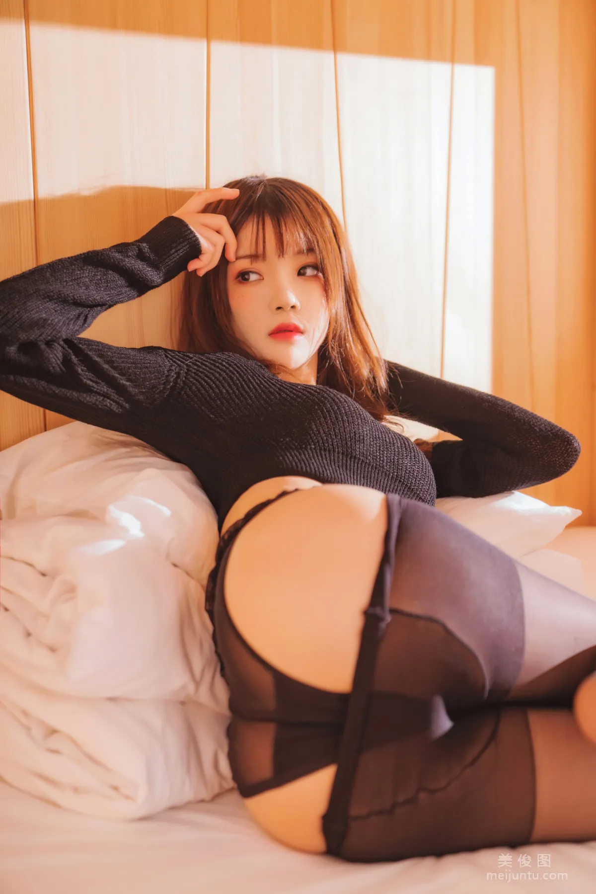 Ying Taomiao 'Black & White, Sexy Black' Photo Set photo 28